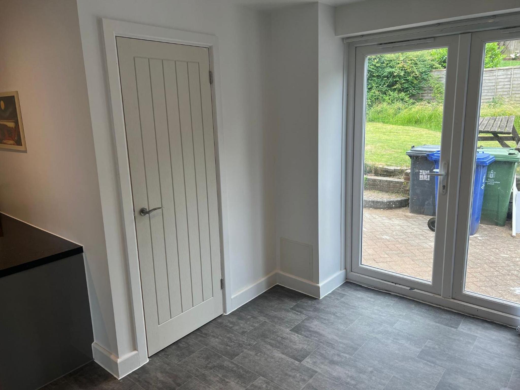 Modern comfortable quiet self contained apartments