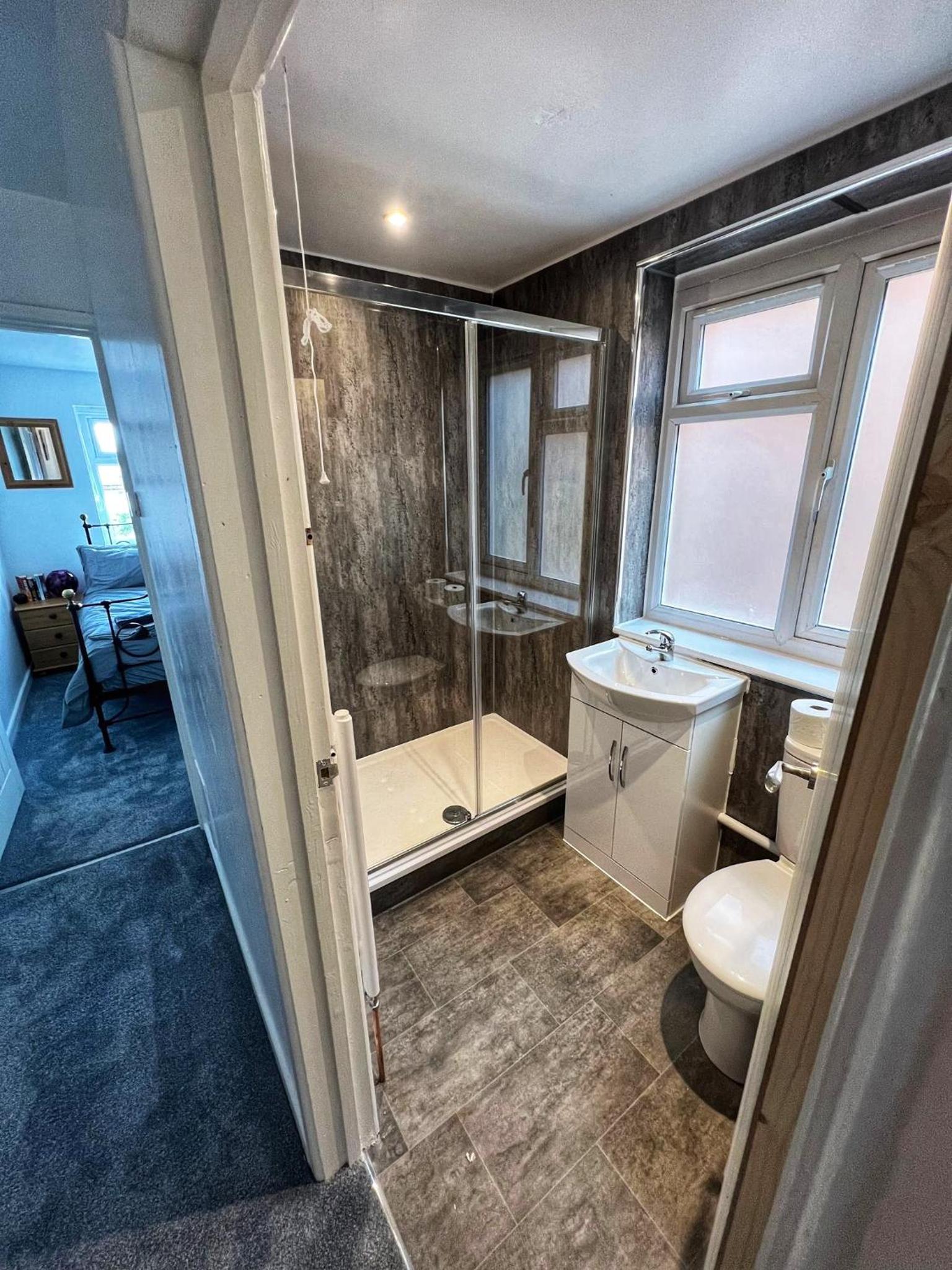 Modern comfortable quiet self contained apartments