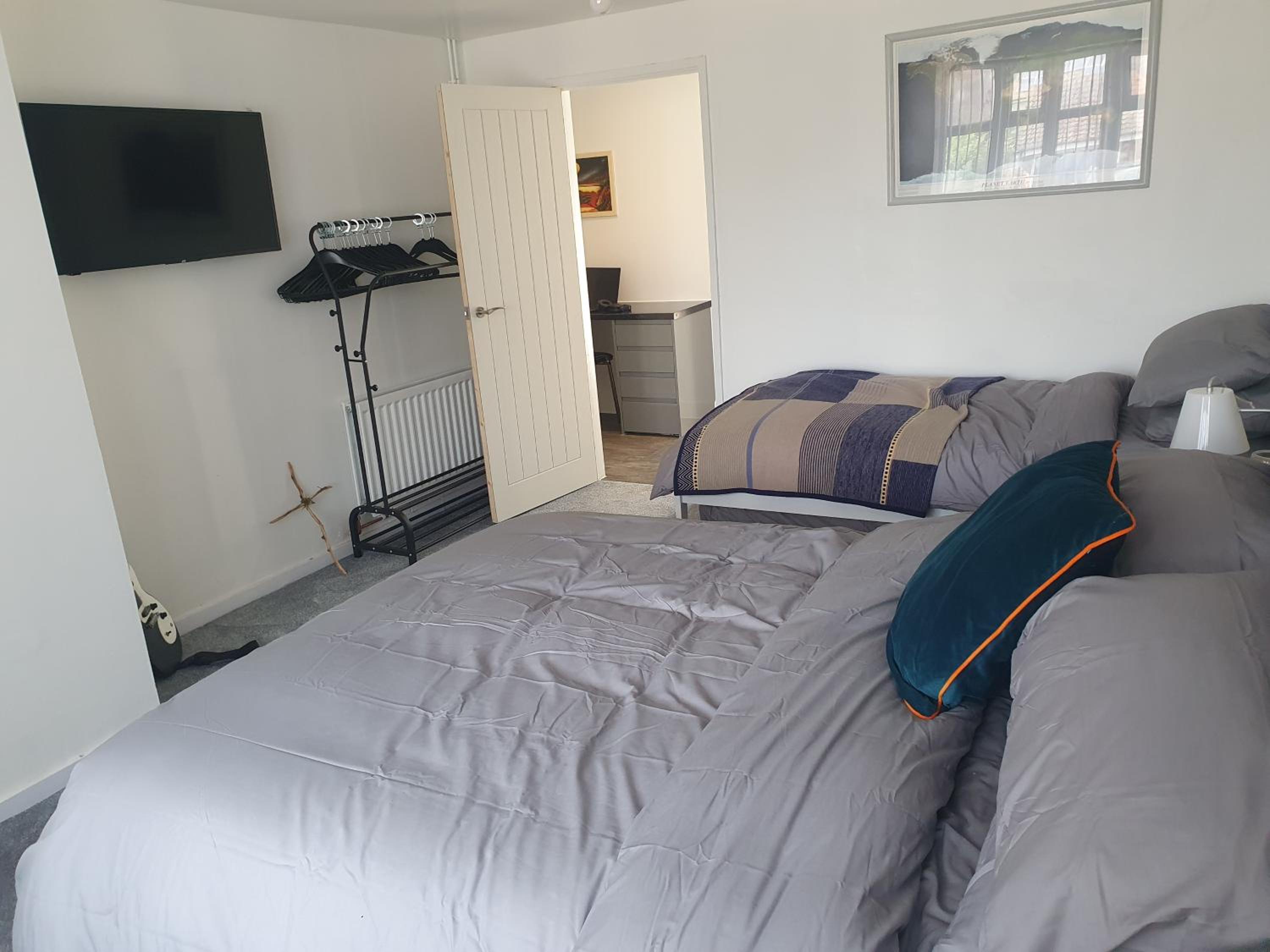 Modern comfortable quiet self contained apartments