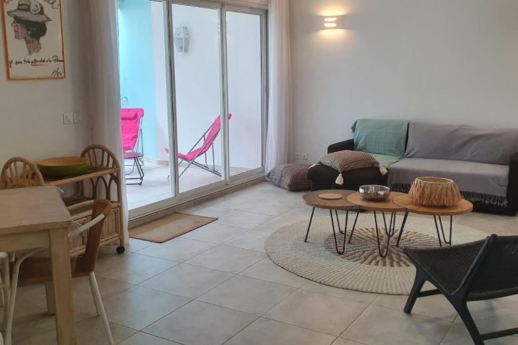 Welcome to Baie Orientale plage - 4 personnes - max 6 personnes view 2