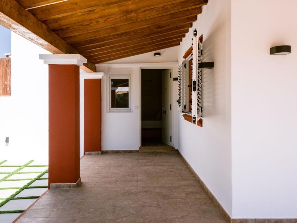 Villa KM2 lovely villa located just outside of Sa Carroca a 5 minute drive from Playa den Bossa photo 4