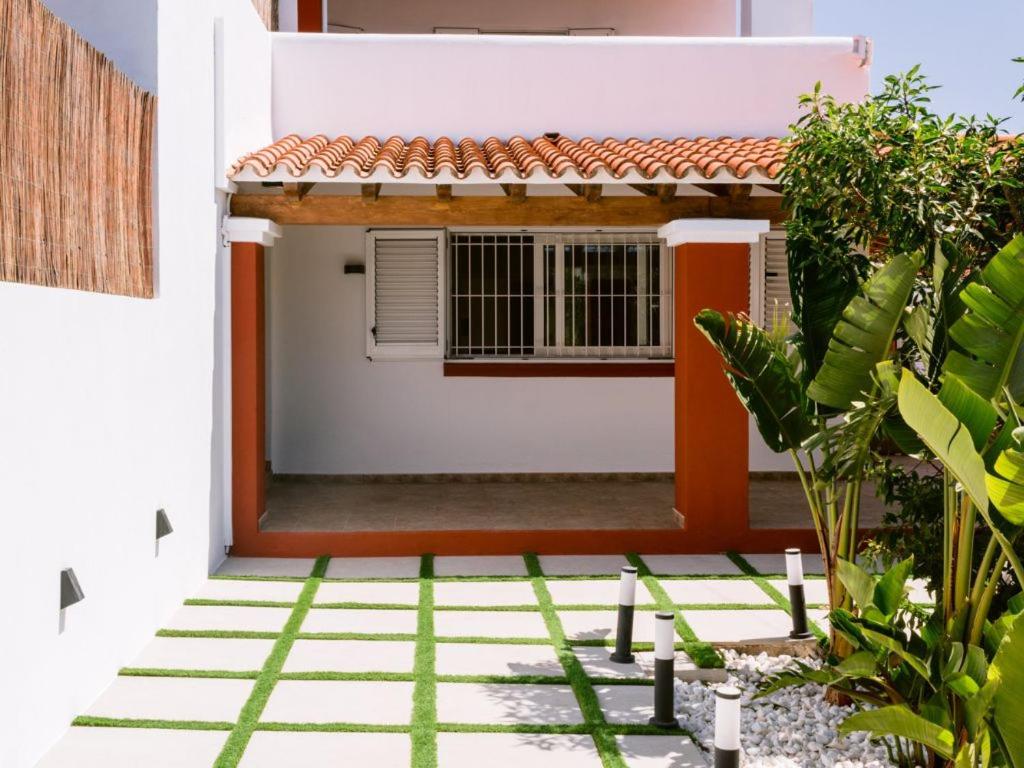 Villa KM2 lovely villa located just outside of Sa Carroca a 5 minute drive from Playa den Bossa photo 3