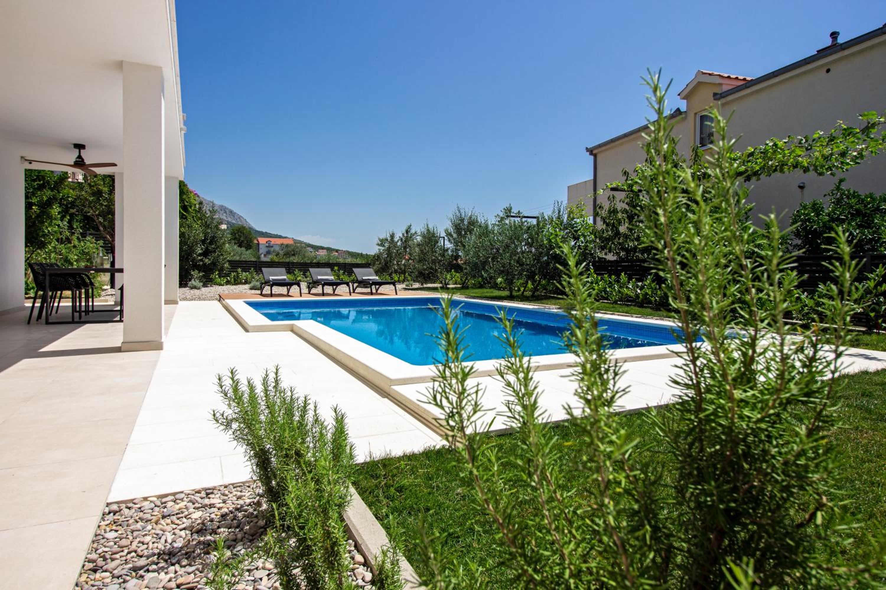 Podstrana Vacations - Family House "Villa Gyra" with Private Swimming Pool, Indoor BBQ, Gym and Gaming room! - Property Image 48