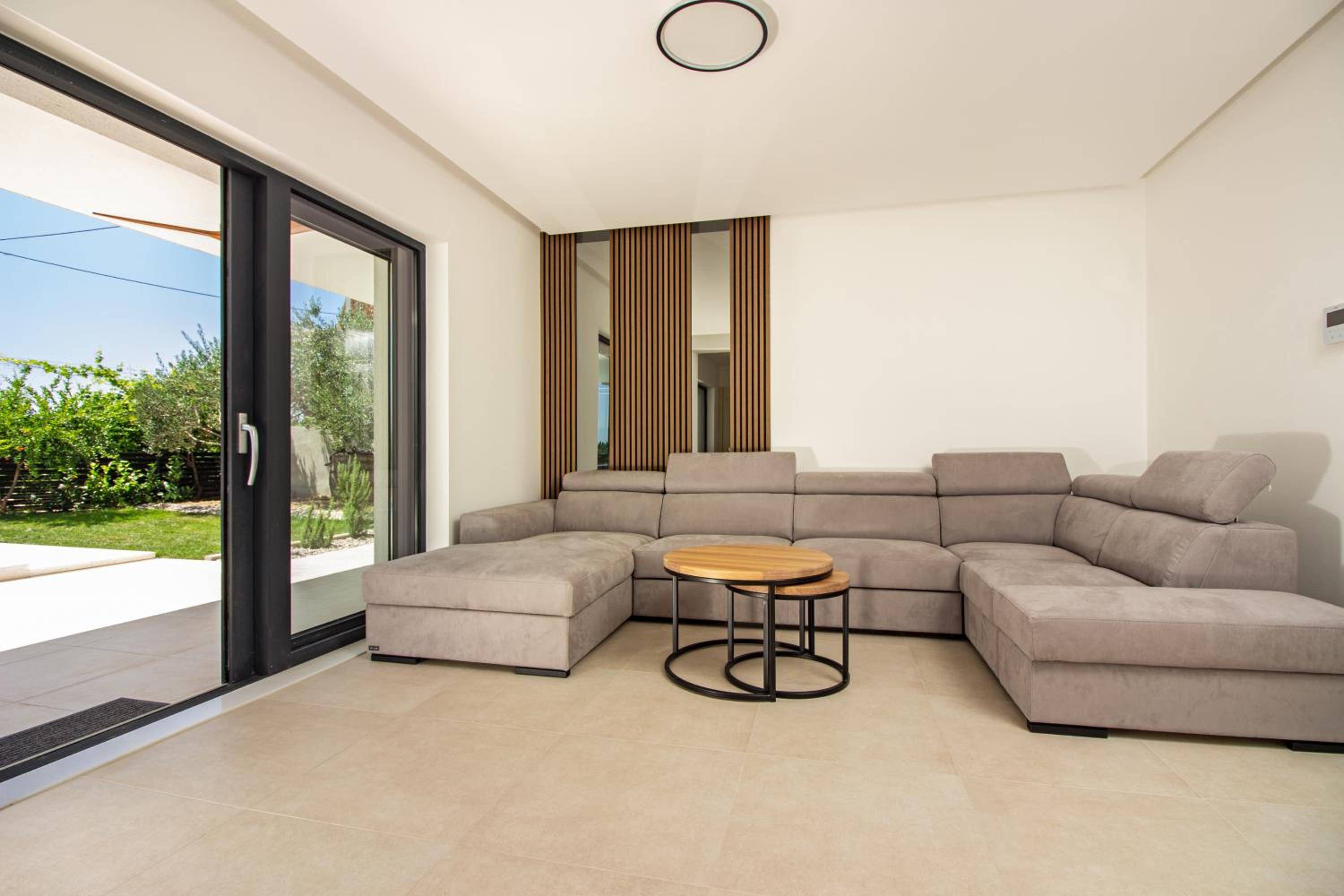 Podstrana Vacations - Family House "Villa Gyra" with Private Swimming Pool, Indoor BBQ, Gym and Gaming room! - Property Image 59