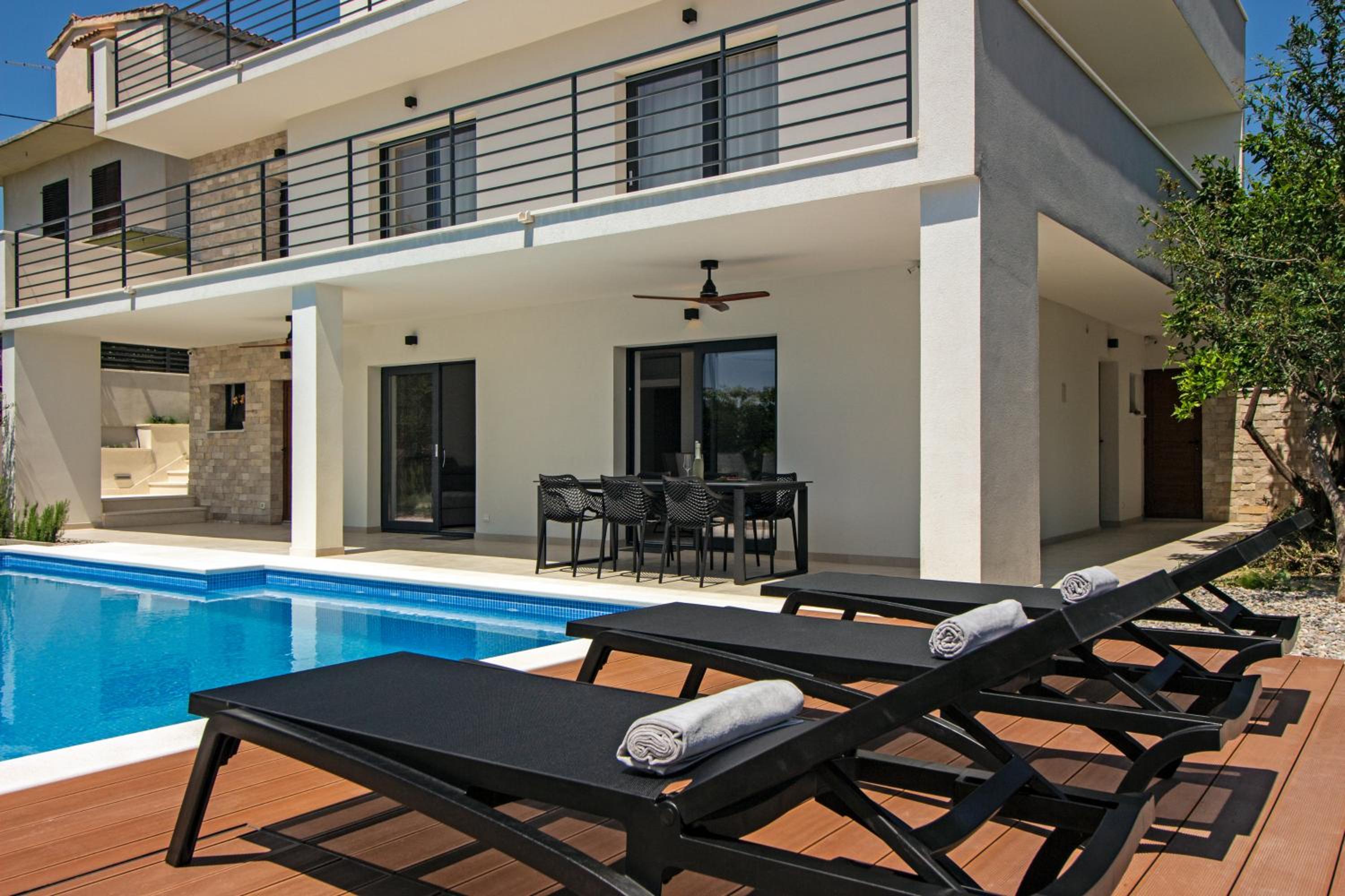 Podstrana Vacations - Family House "Villa Gyra" with Private Swimming Pool, Indoor BBQ, Gym and Gaming room! - Property Image 51