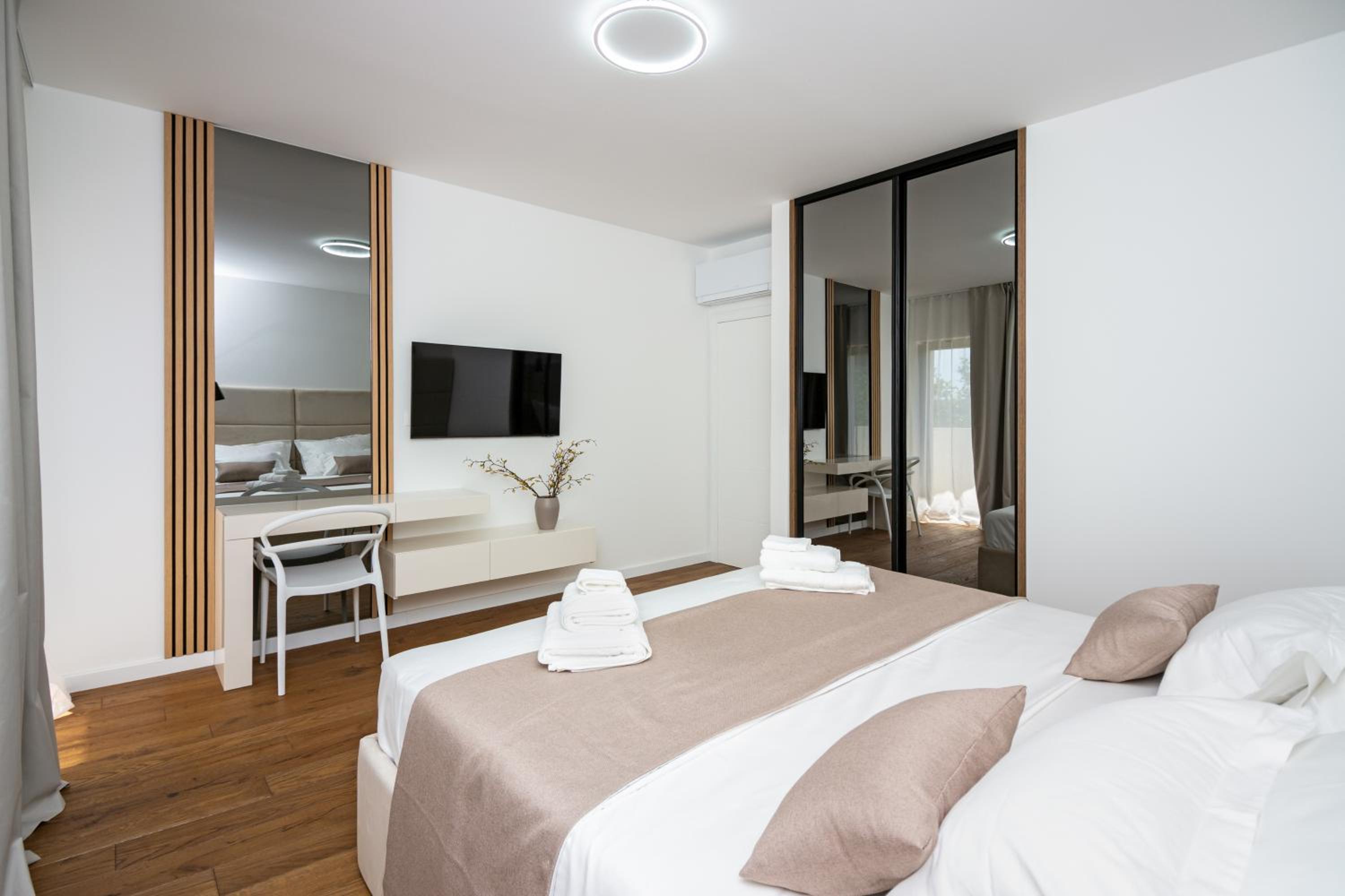 Podstrana Vacations - Family House "Villa Gyra" with Private Swimming Pool, Indoor BBQ, Gym and Gaming room! - Property Image 11