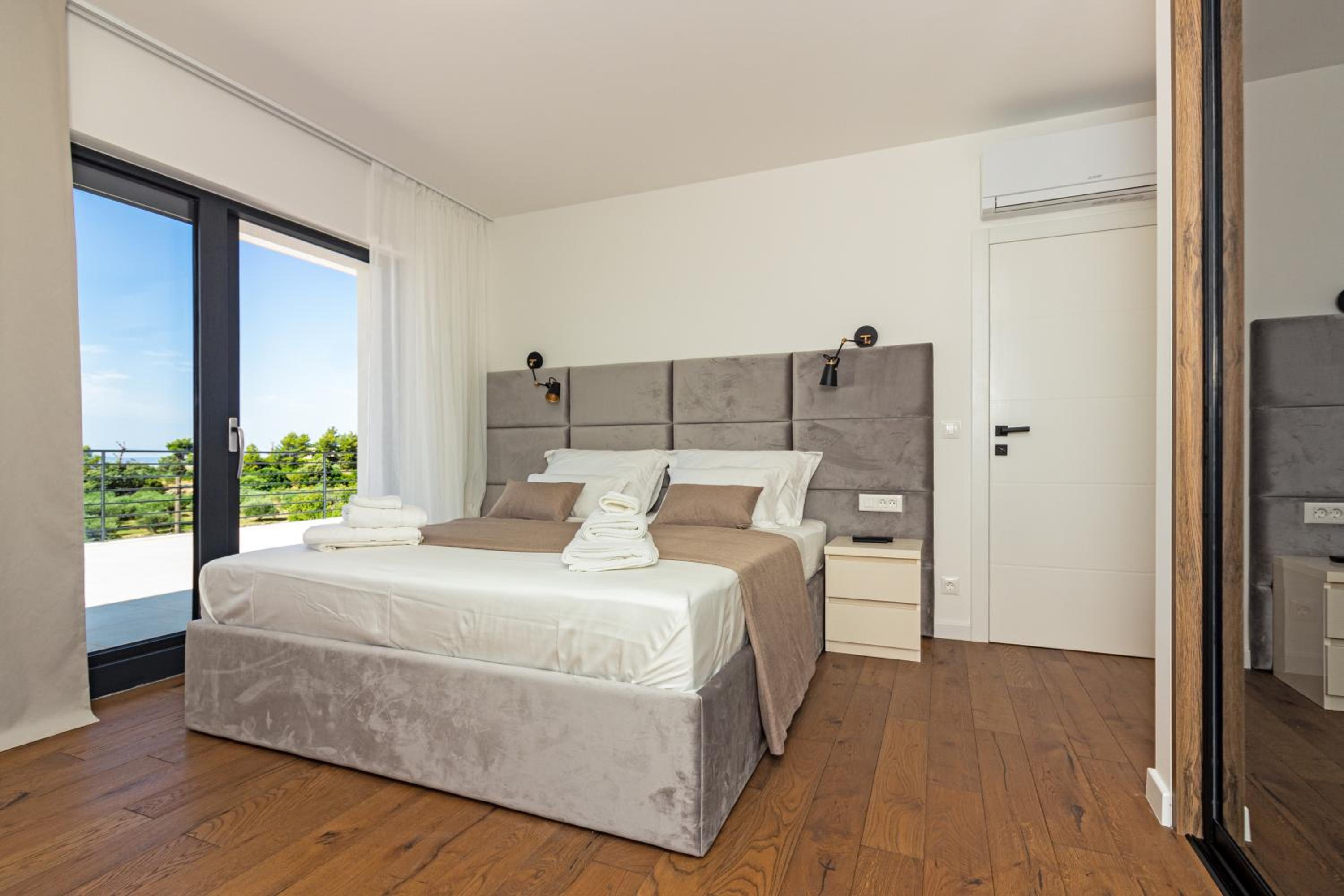 Podstrana Vacations - Family House "Villa Gyra" with Private Swimming Pool, Indoor BBQ, Gym and Gaming room! - Property Image 1