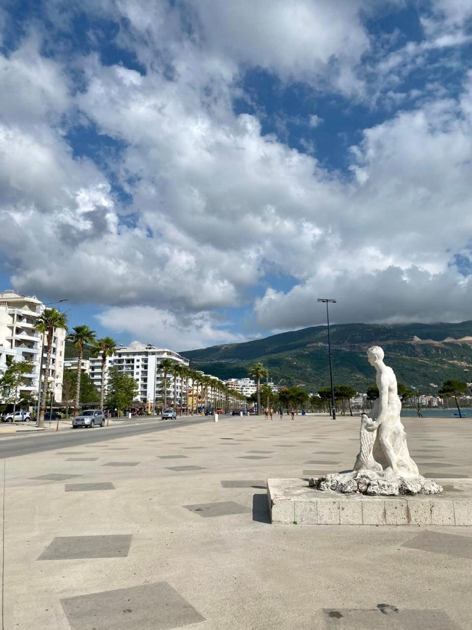 Four Seasons Beach Apartment Vlora