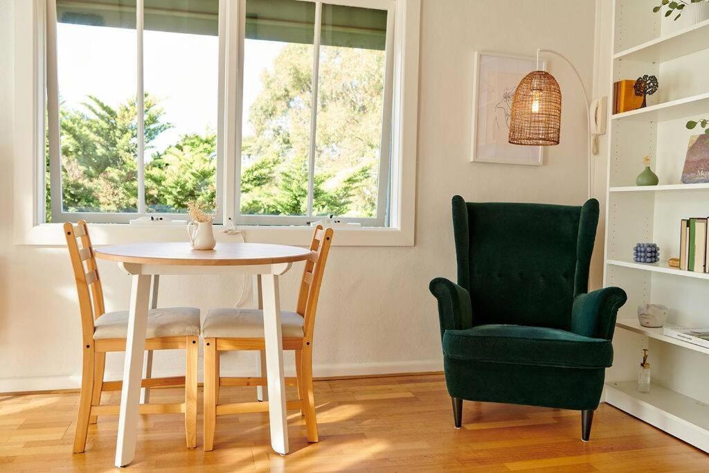Tranquil 1-Bedroom Apartment in Windsor