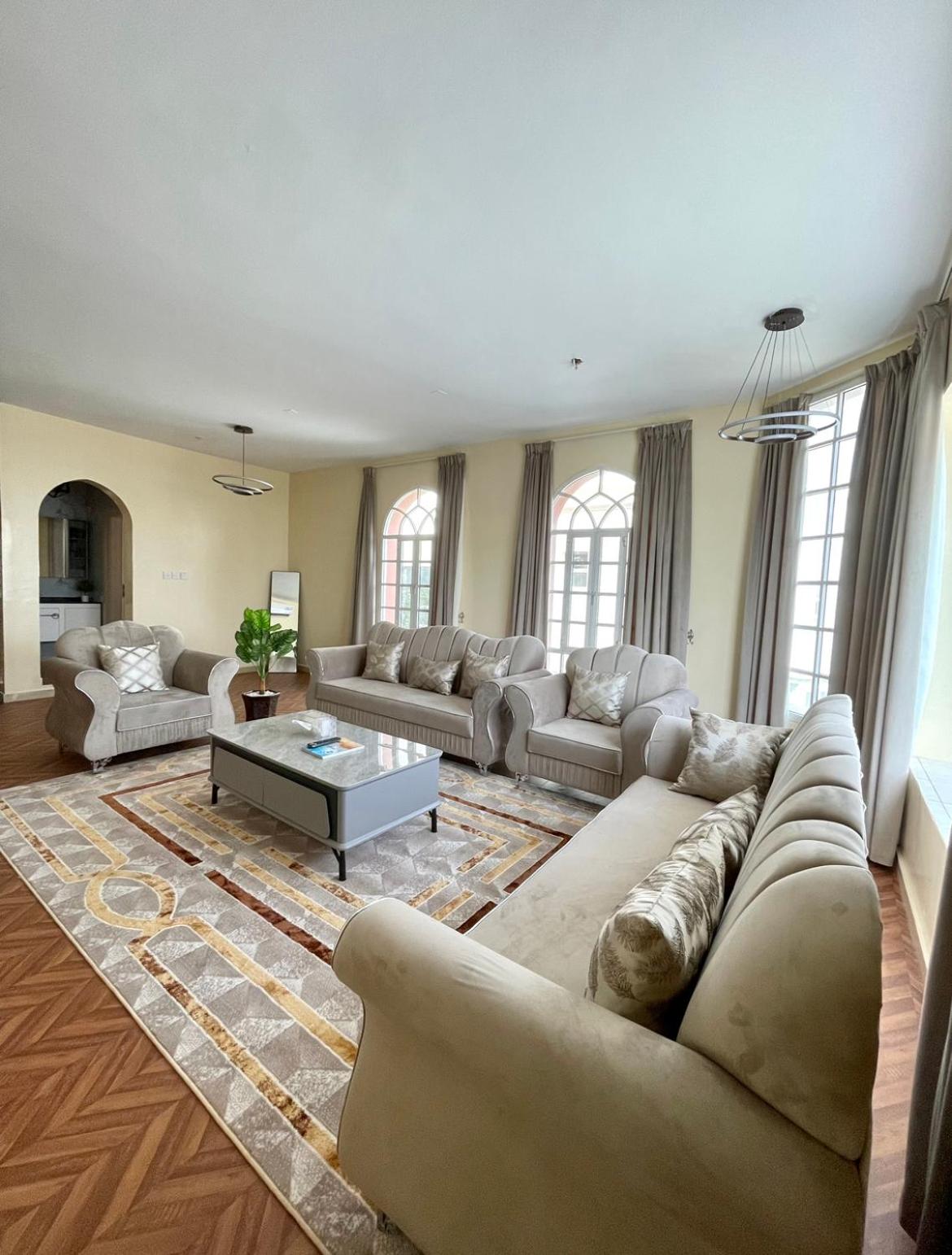 Deluxe Apartment