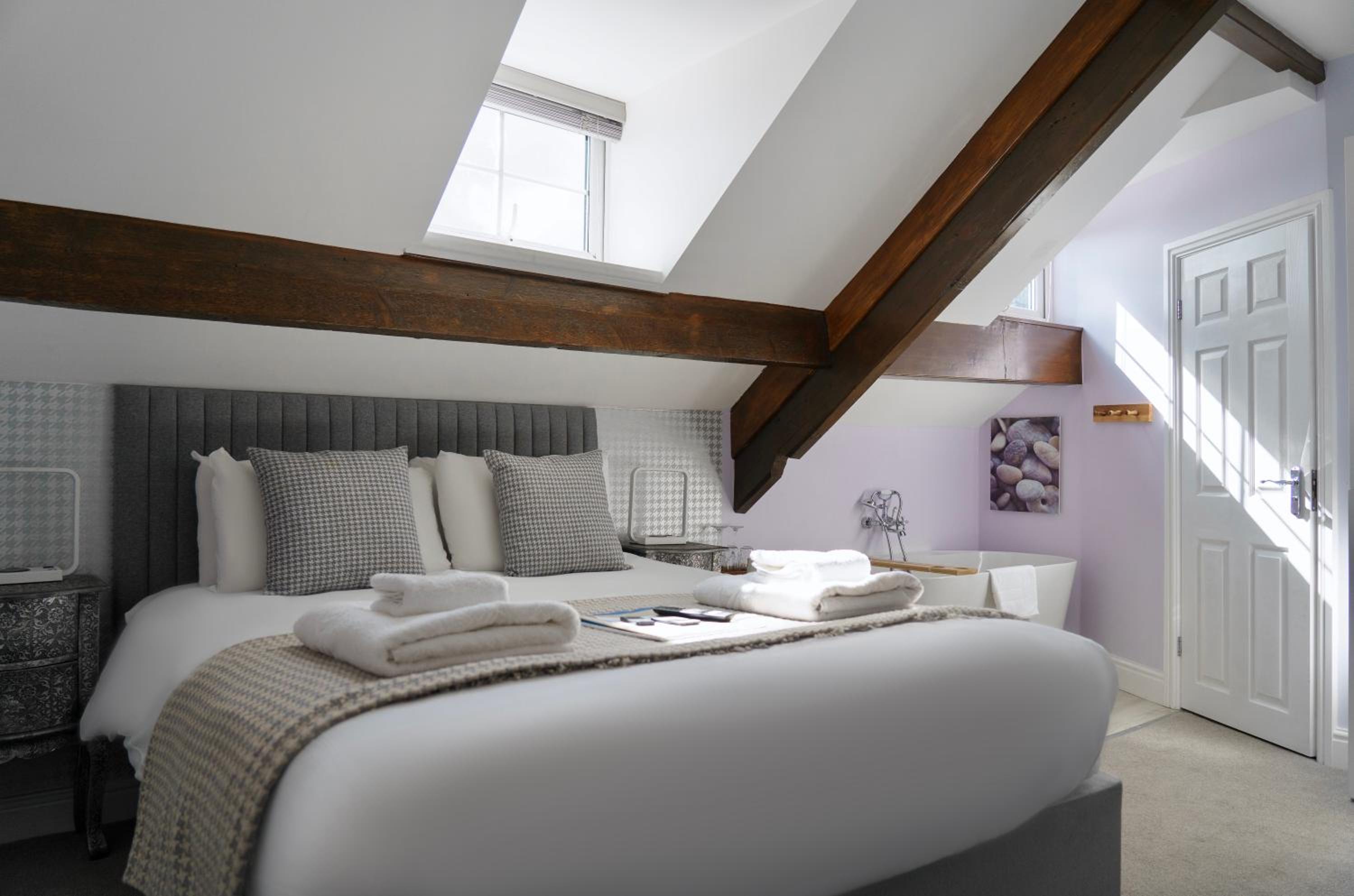The Cottage - Room Only