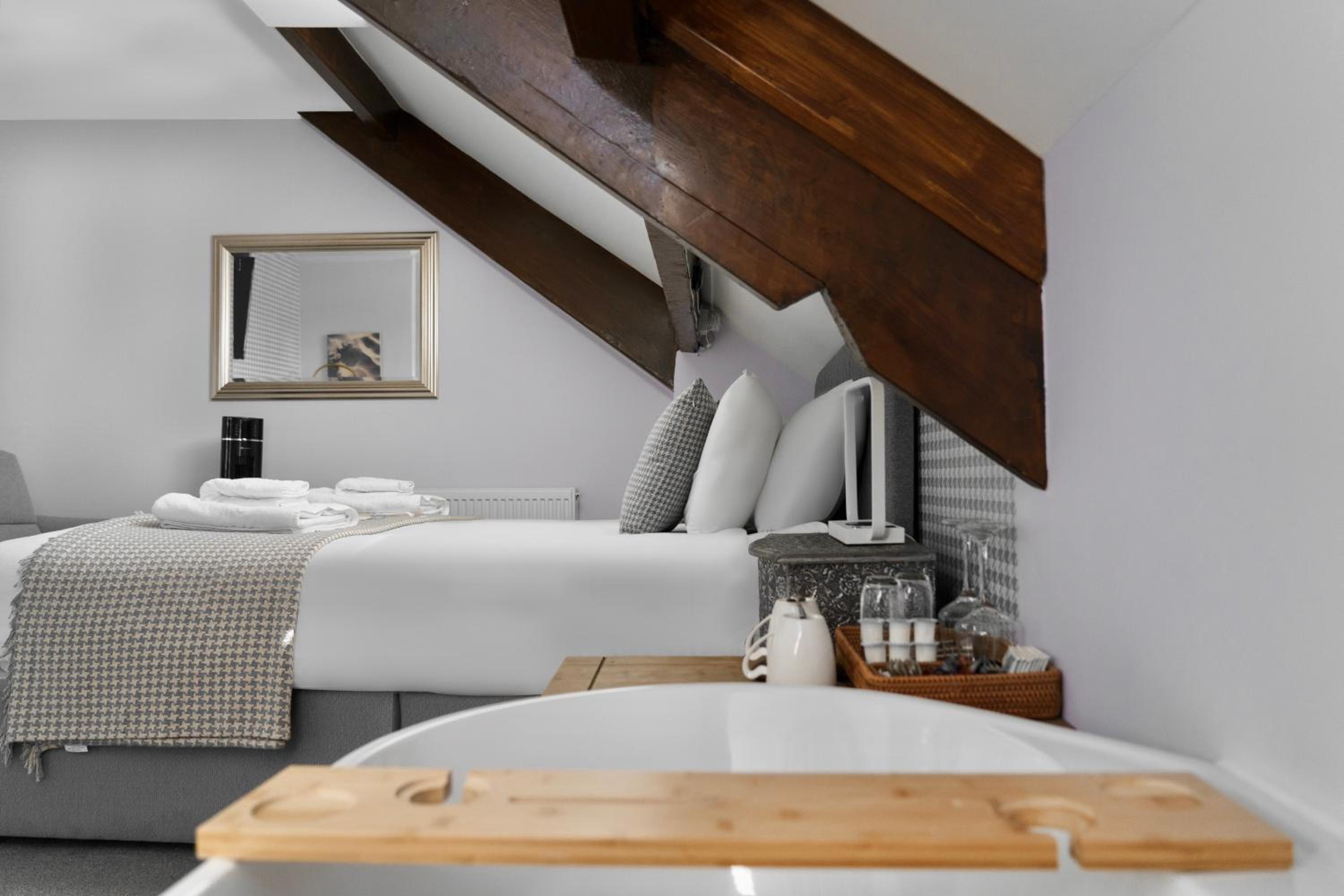 The Cottage - Room Only