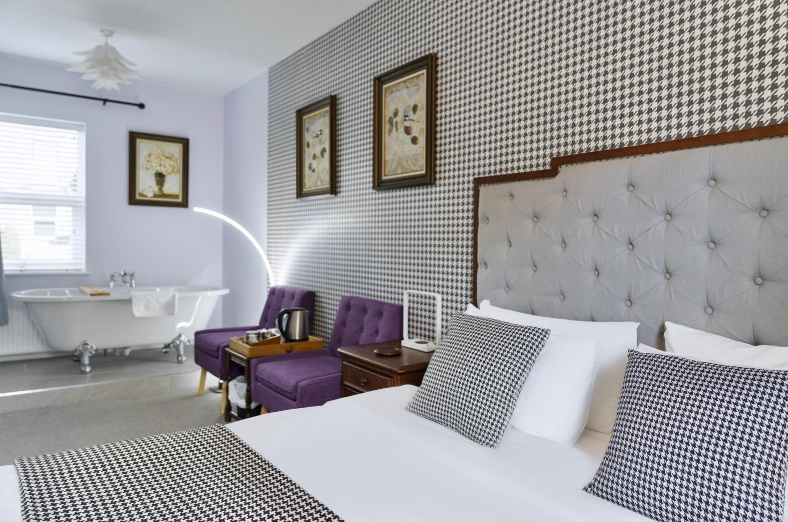 The Cottage - Room Only
