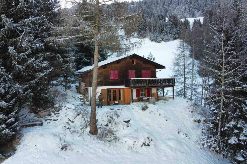 Beautiful Swiss chalet with breathtaking views and a sauna