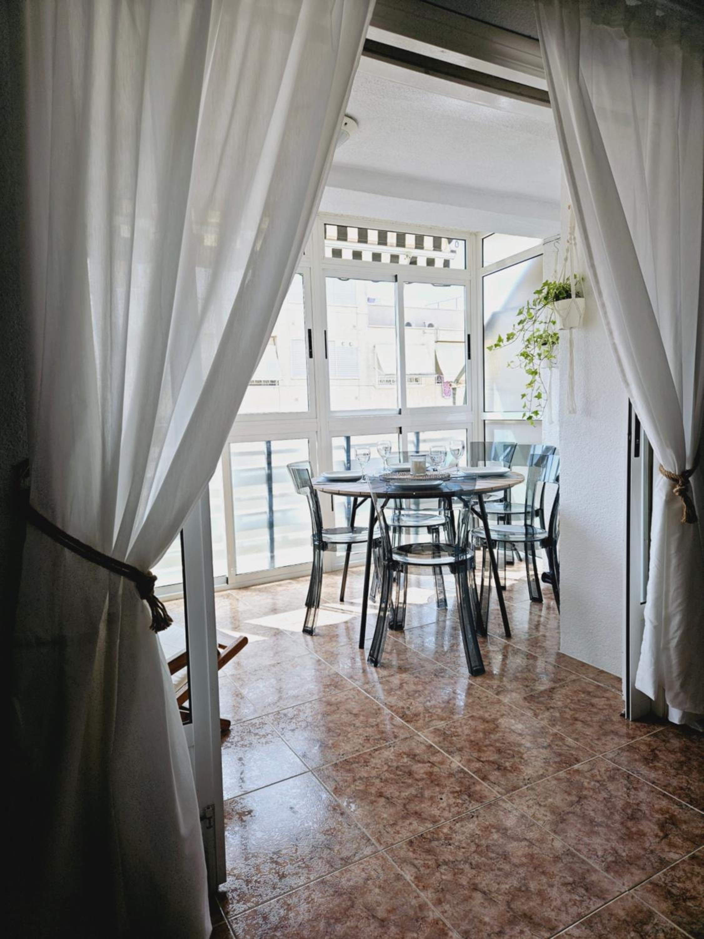 MIRADOR FAMILY HOME
