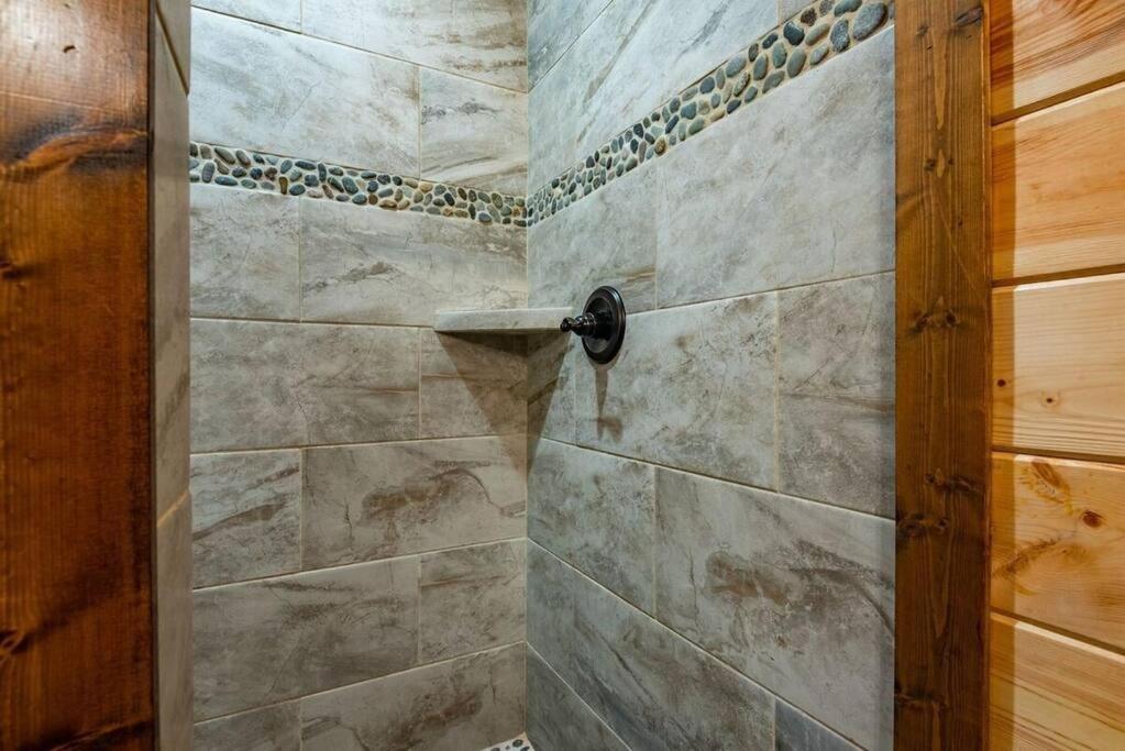 Centrally Located Lux Cabin with Hot Tub, Fire Pit, EV Outlet view 5