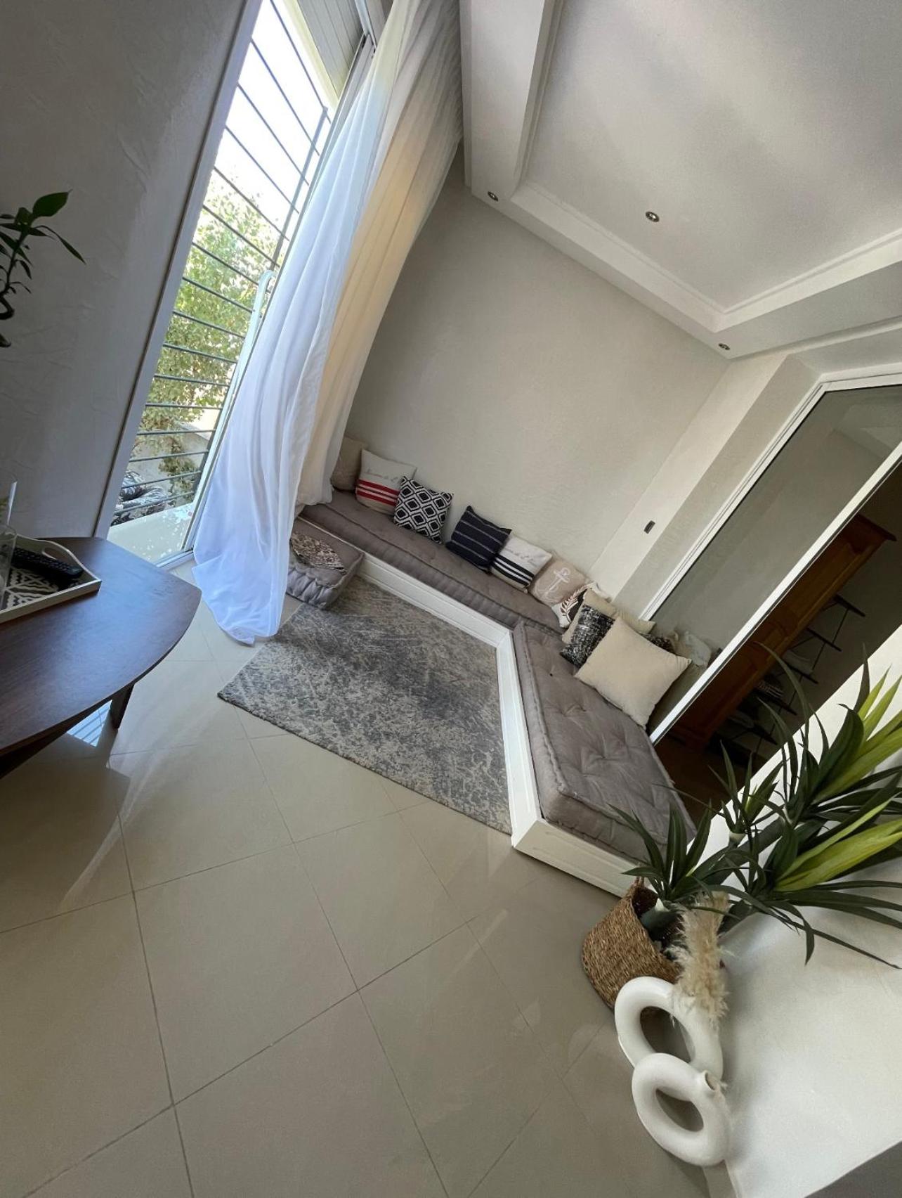 Hotel Chilly - Image 1