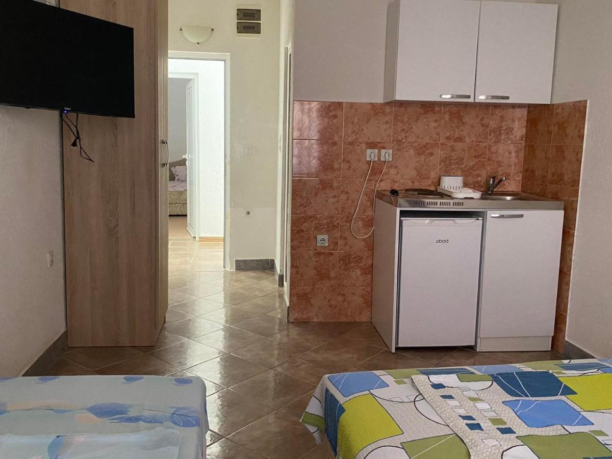 Fikret-apartmani Velika plaža photo 3