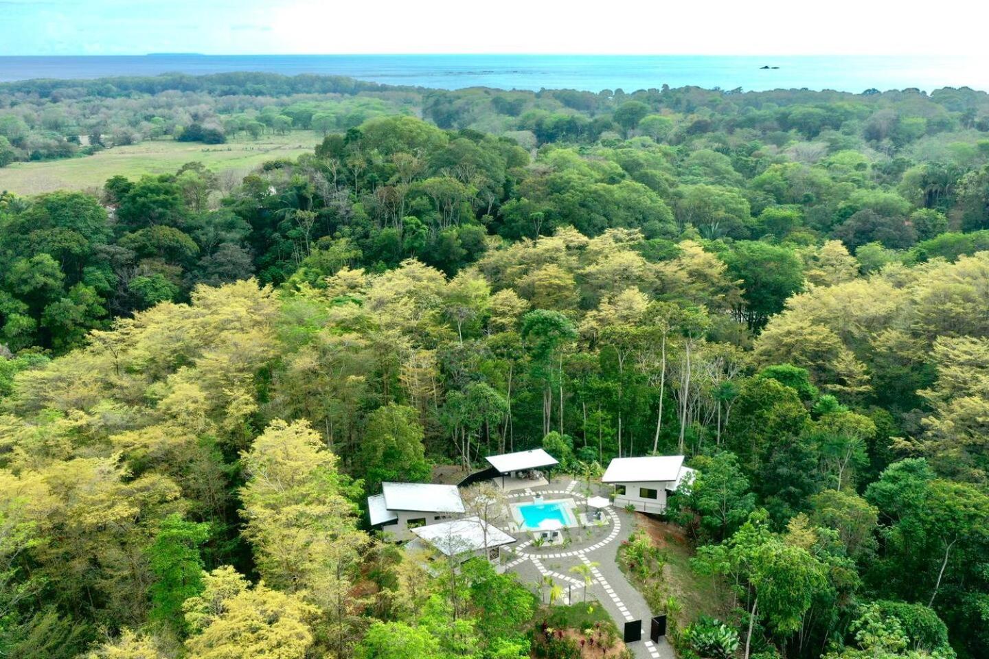 Sharma Costa Rica - Heliconia Casita