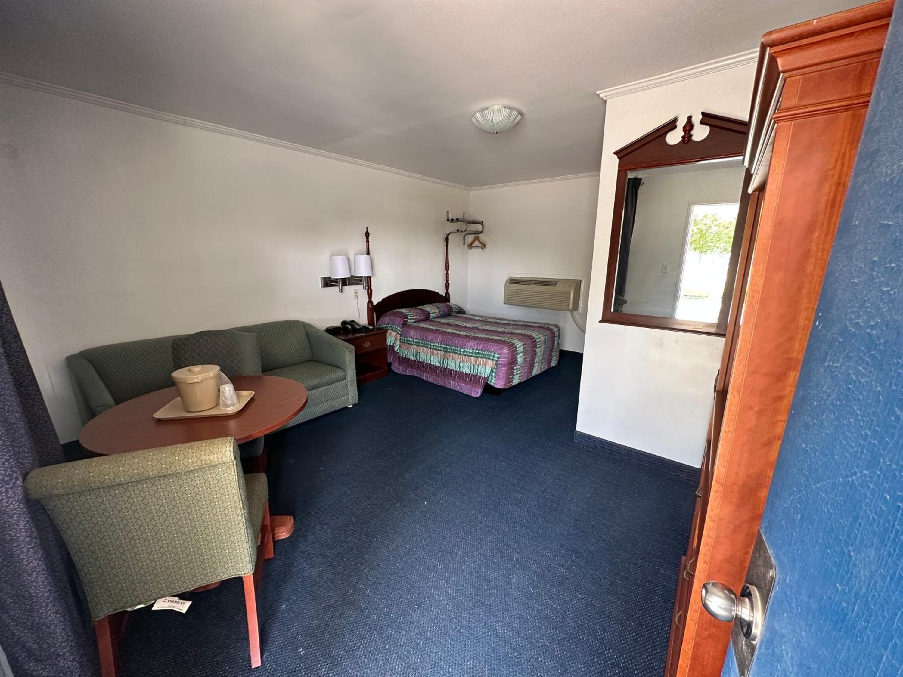 Four Oaks Lodging