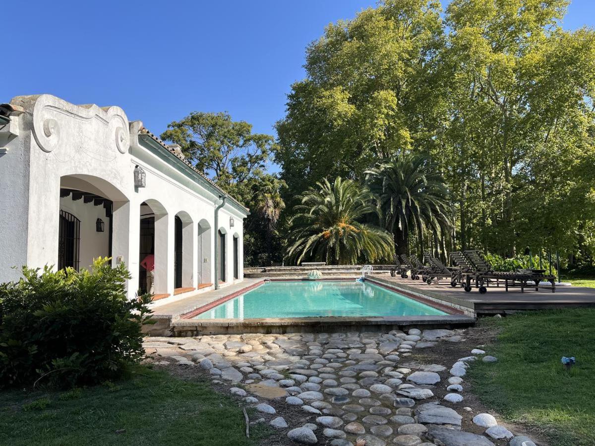 Casa de campo en club privado Benquerencia
