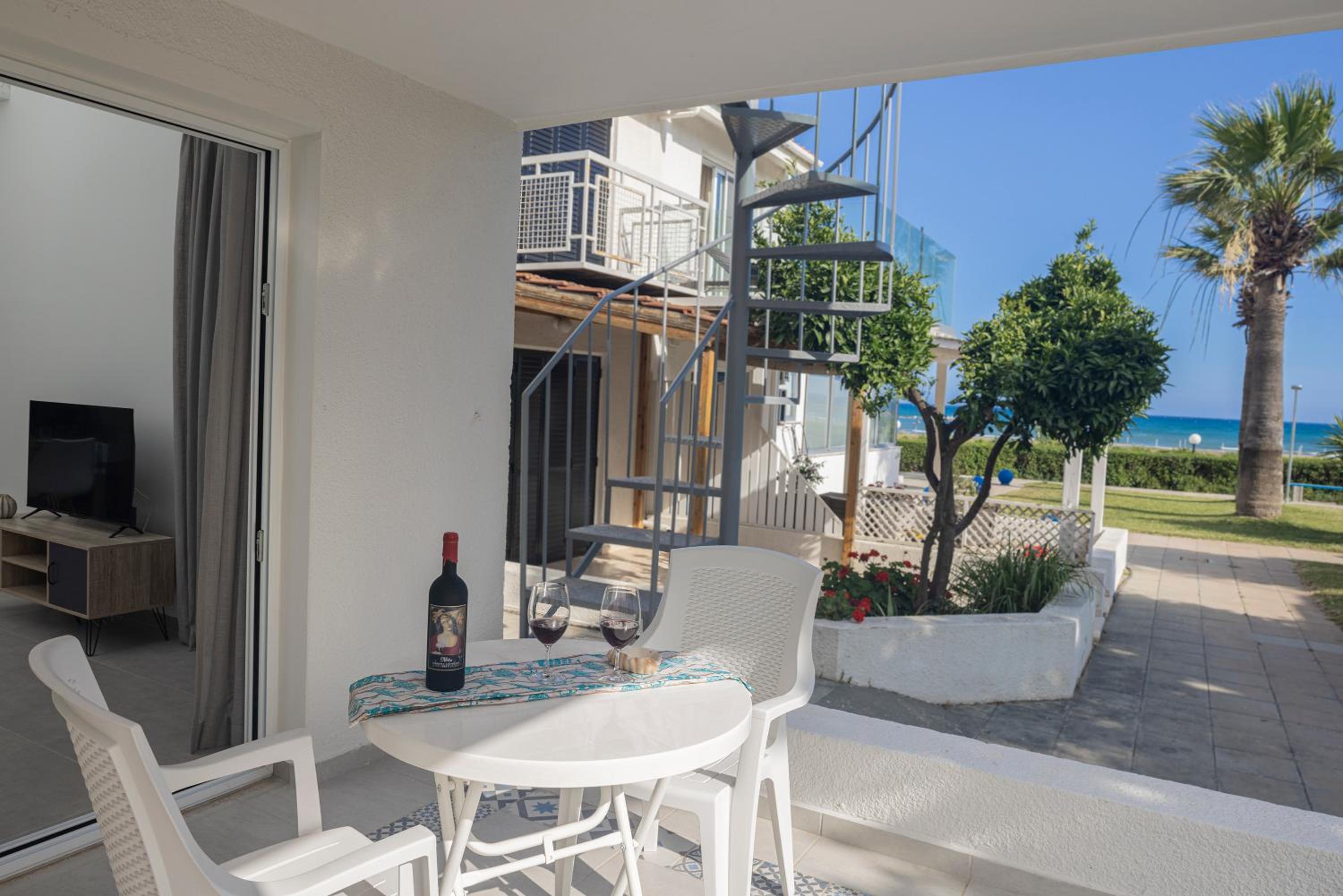 Lovely Studio by the Beach