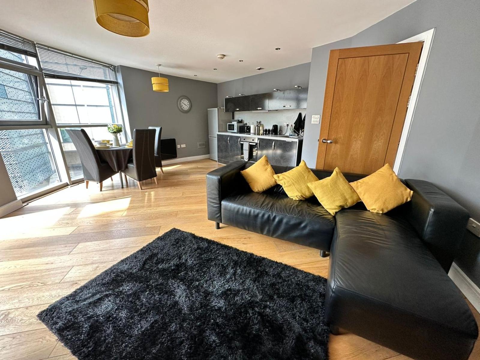 Fantastic and modern city centre flat with FREE parking! view 5