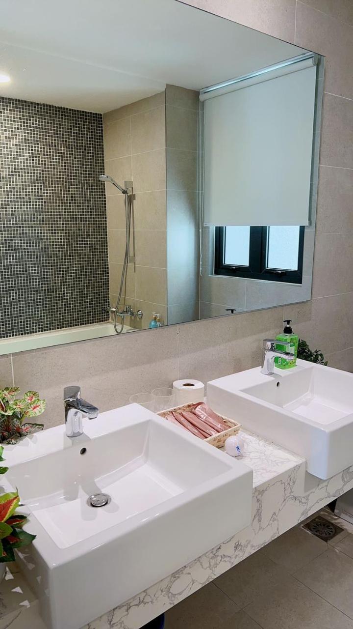 TheOoak suite 4pax cozy home stay @mont kiara