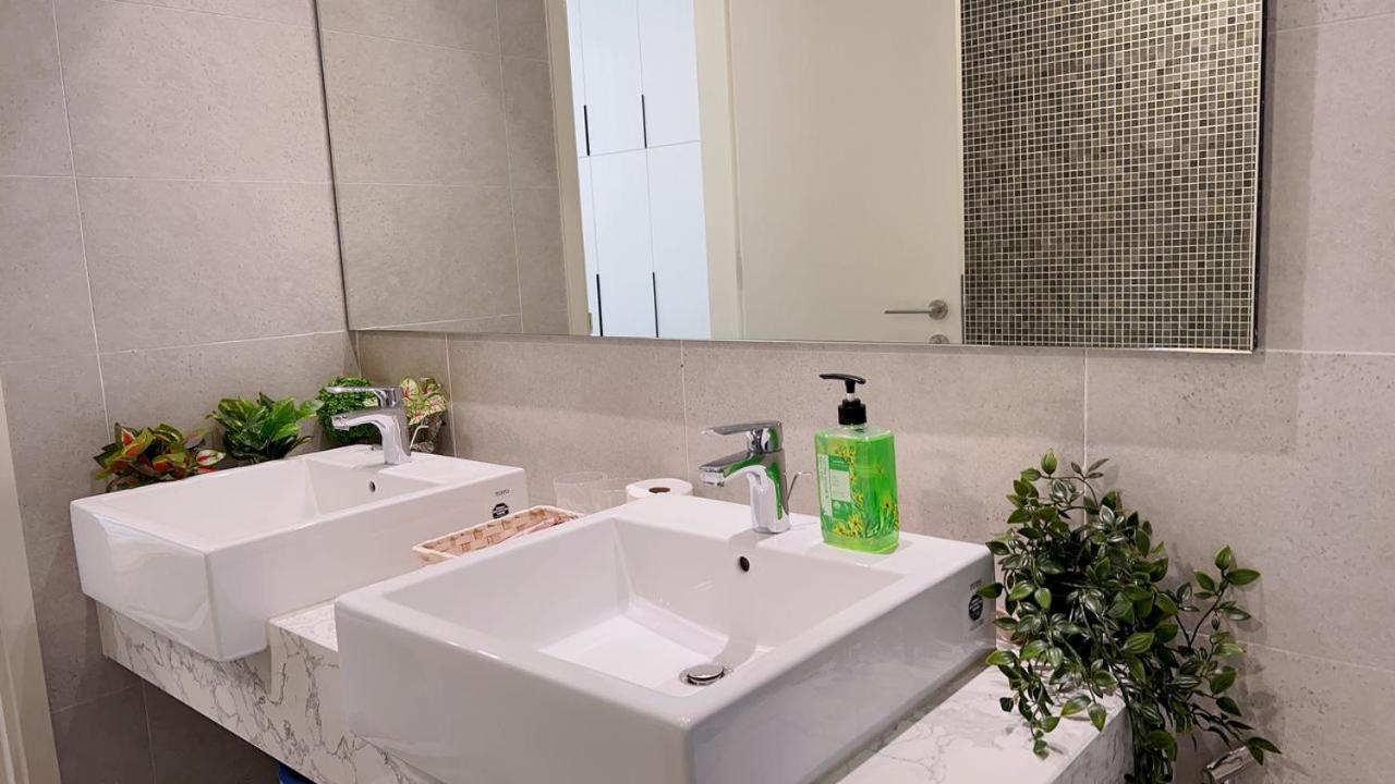 TheOoak suite 4pax cozy home stay @mont kiara