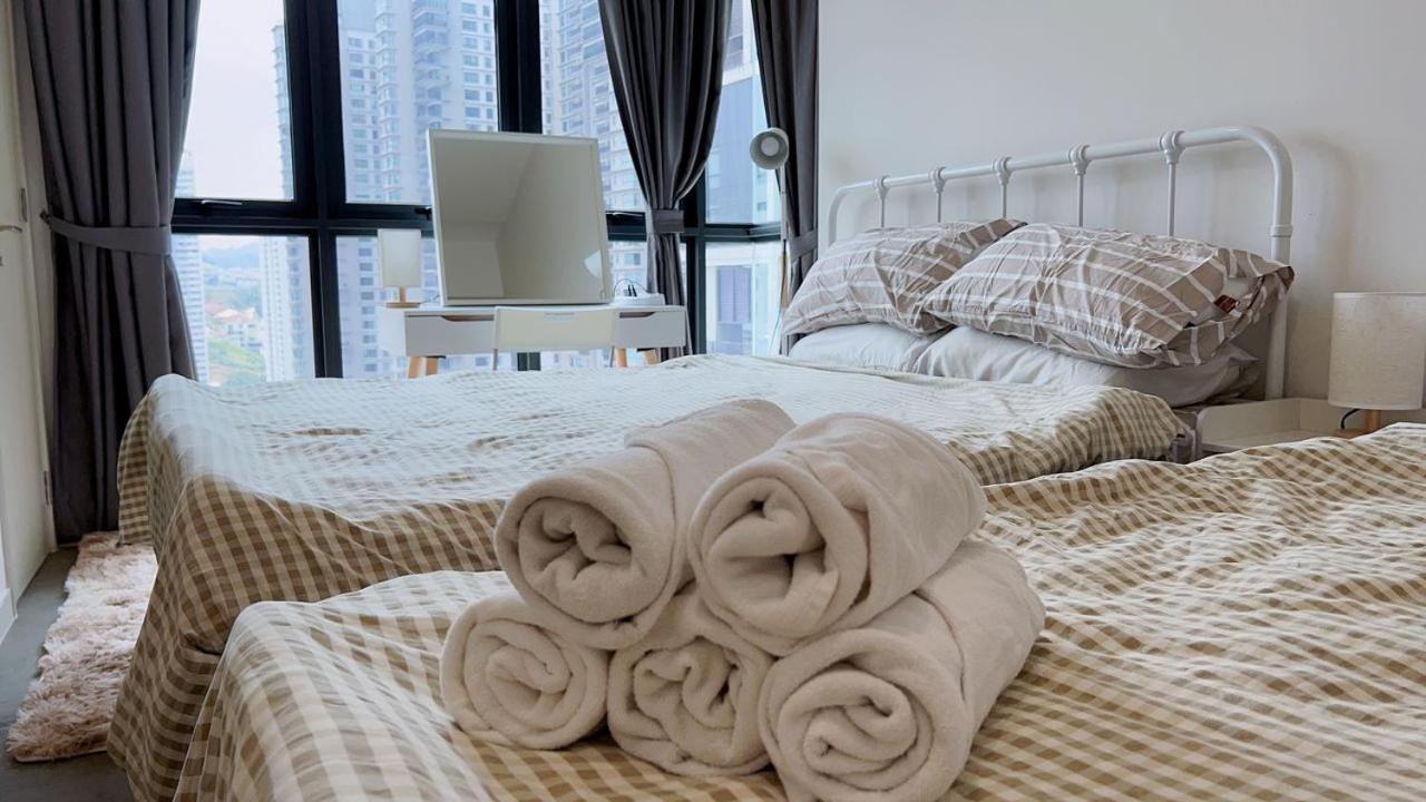 TheOoak suite 4pax cozy home stay @mont kiara