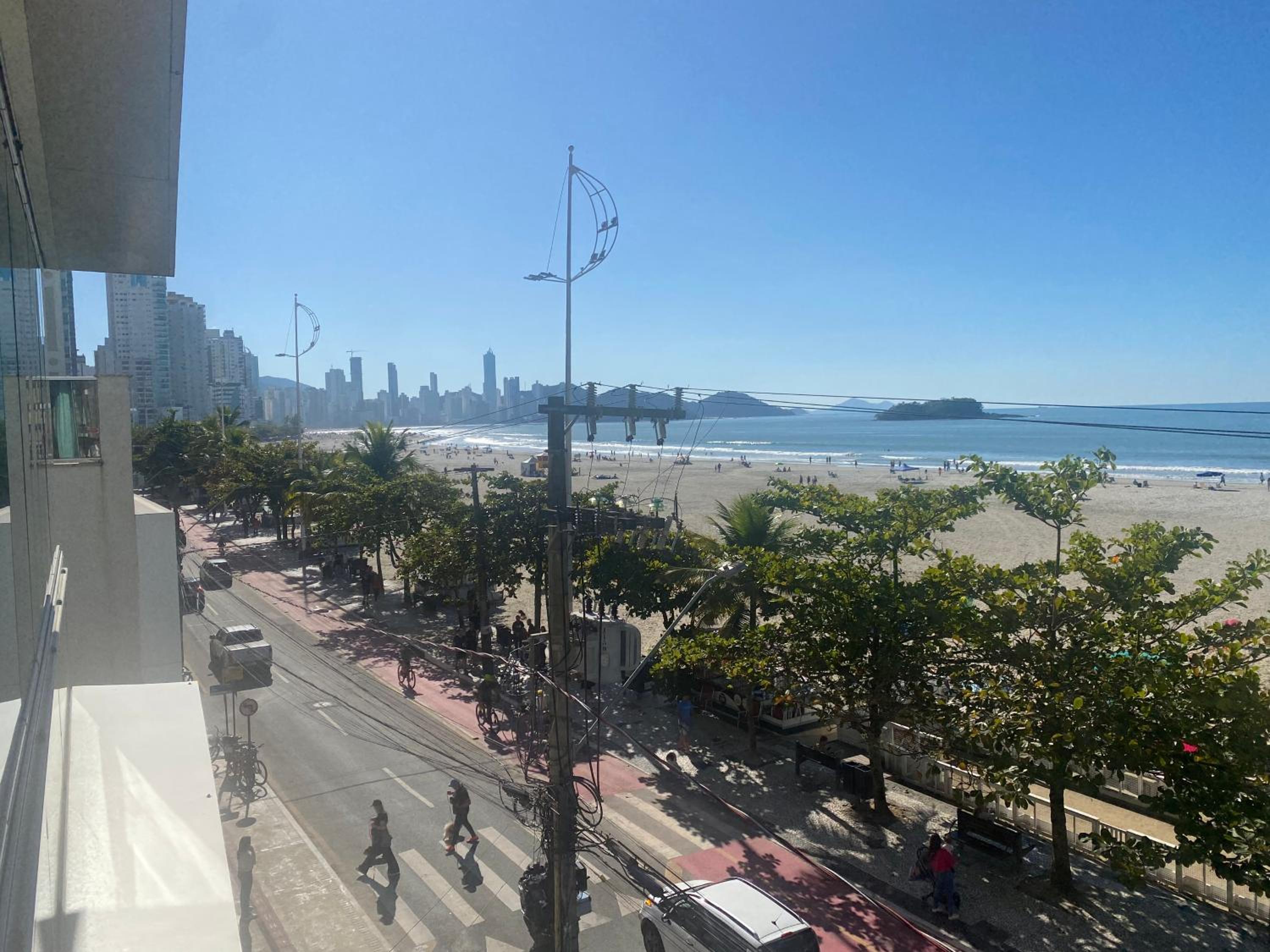 APTO. BEIRA MAR EM BAL. CAMBORIU