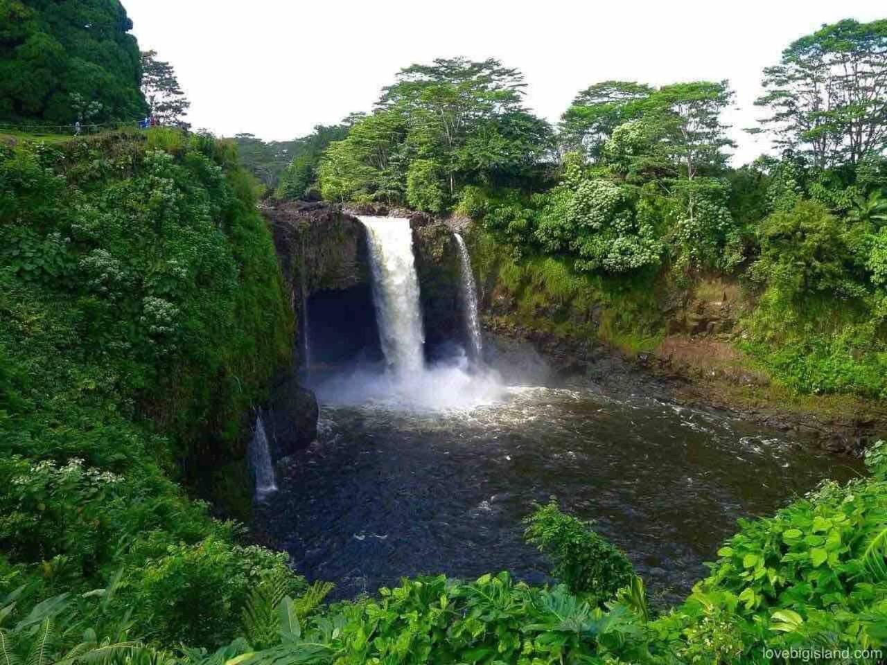 Kona Bay View Condo, Pool, Lanai, Walk to Town and Dining, AC, Free Parking