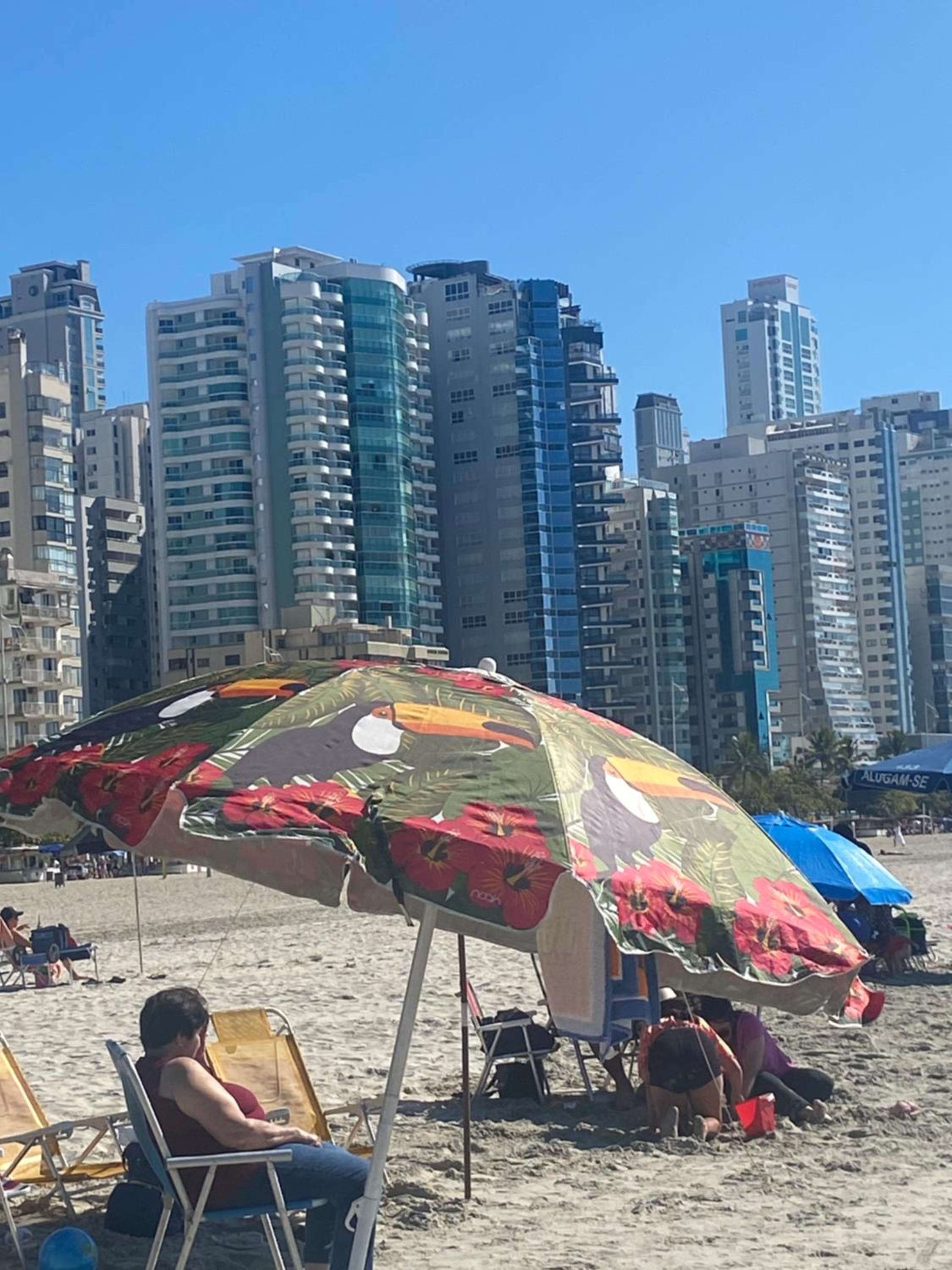 APTO. BEIRA MAR EM BAL. CAMBORIU