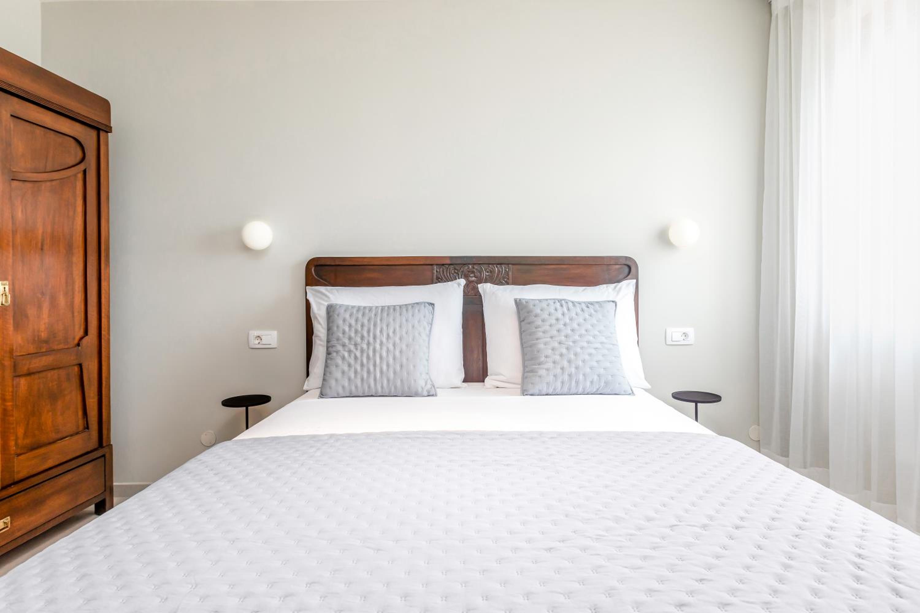 Contrada del Nonno Apartments (city center - private parking on-site)
