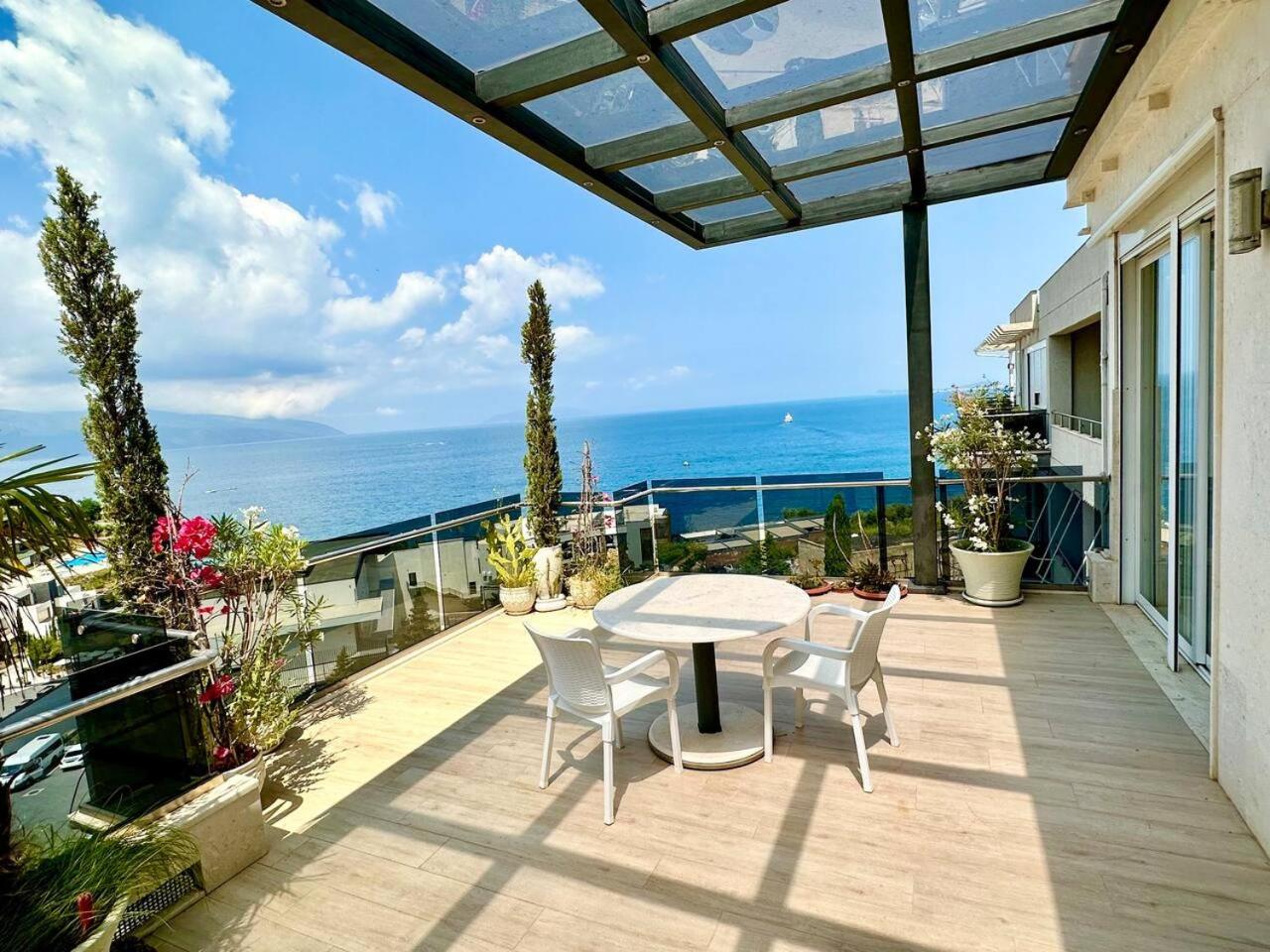 Sea View Apartment with Veranda