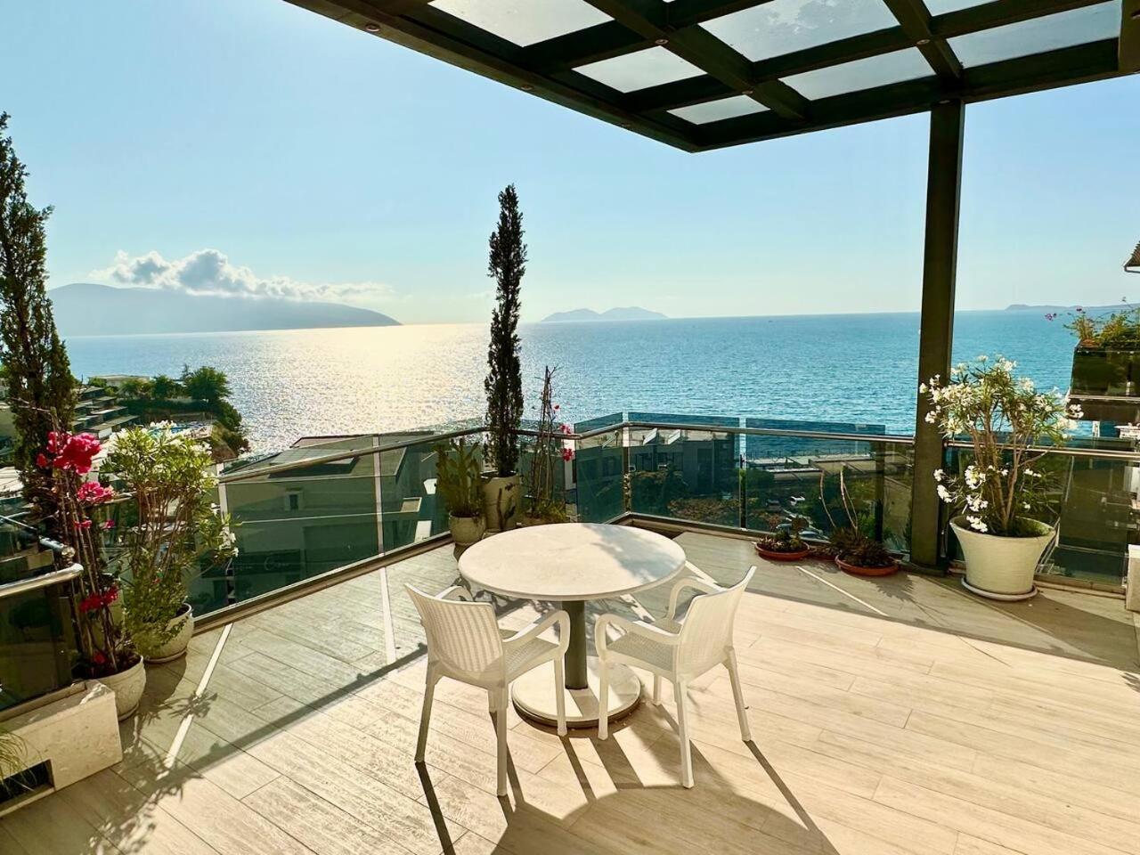 Sea View Apartment with Veranda