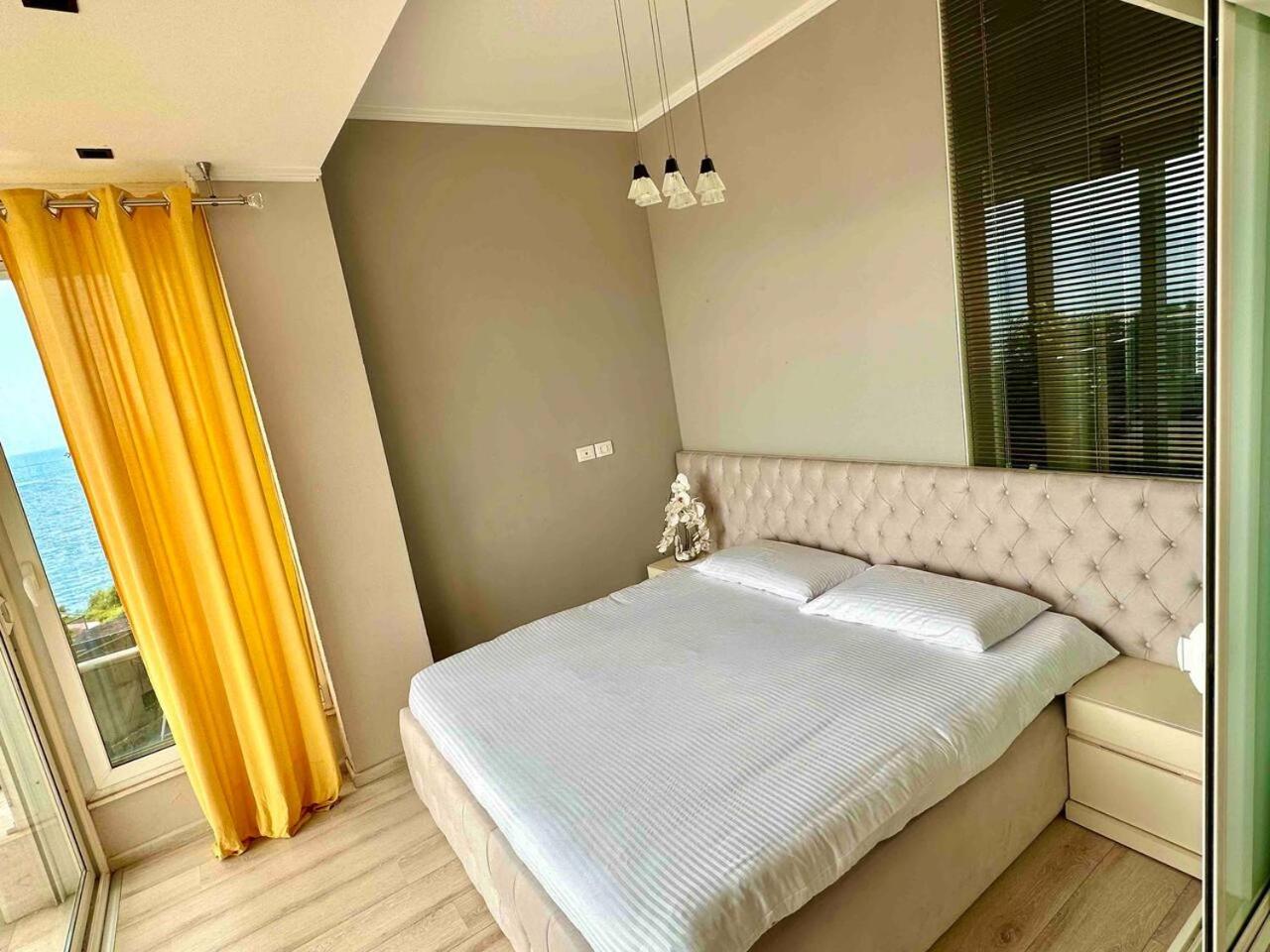 Sea View Apartment with Veranda