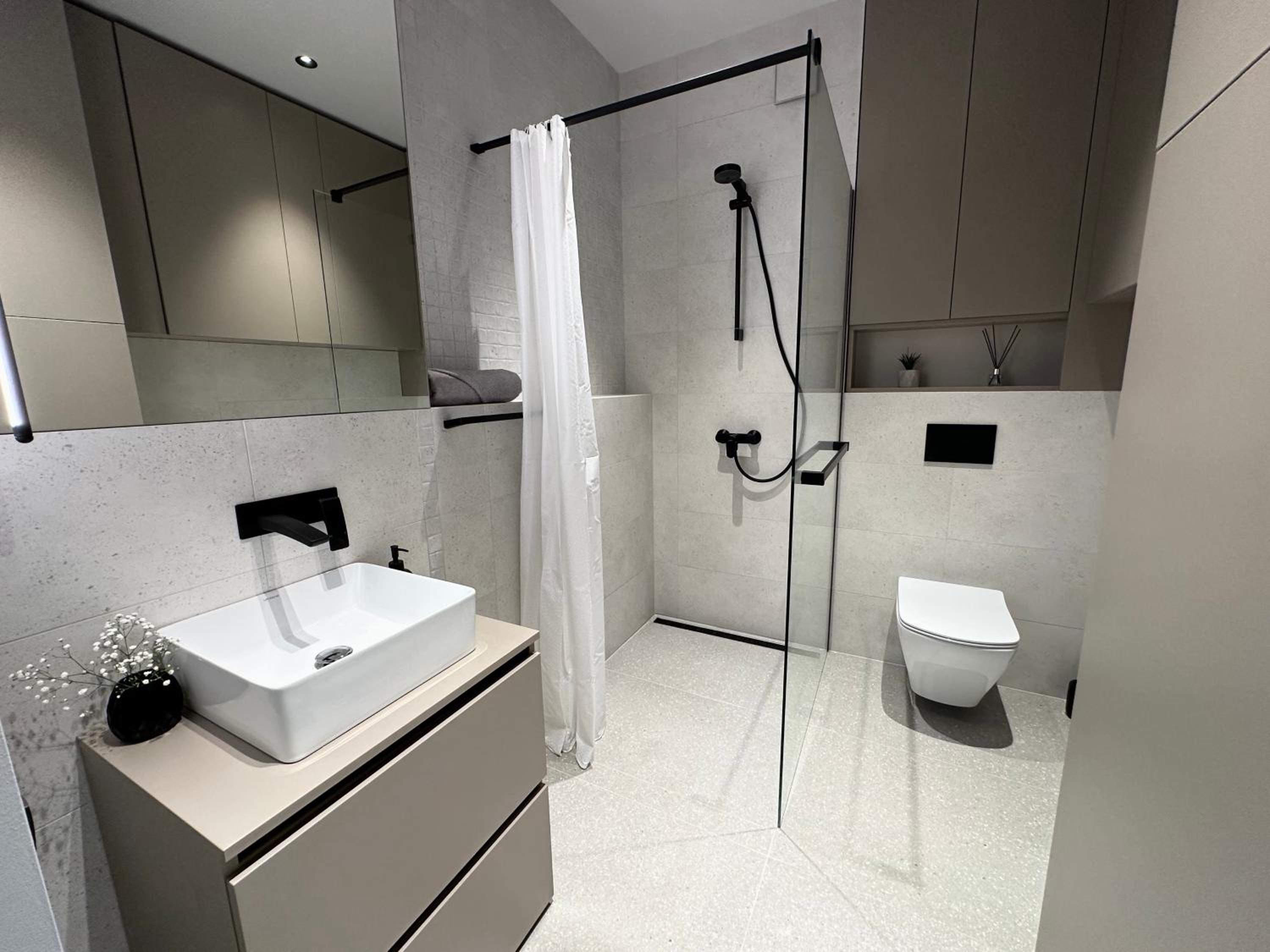Silver Apartment