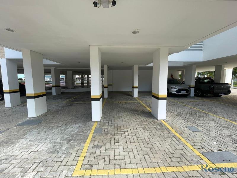Apartamento amplo e bem decorado