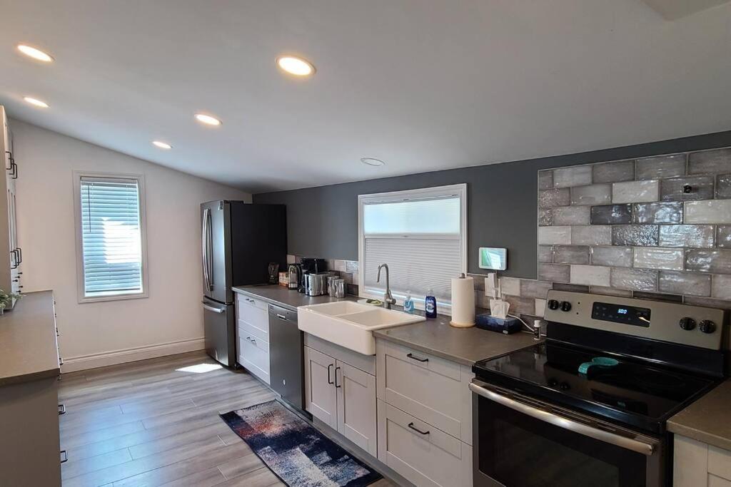 Beautiful 2 Bedroom Home in the Heart of North Bay