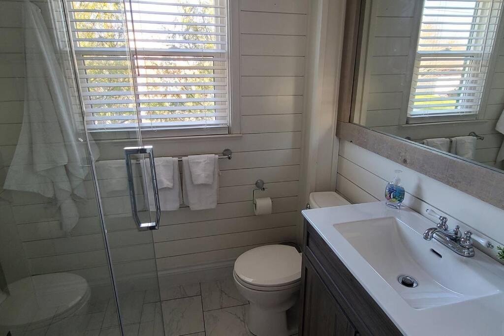 Beautiful 2 Bedroom Home in the Heart of North Bay