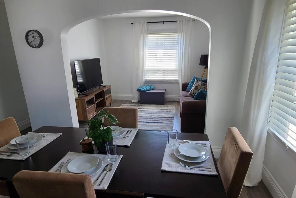 Beautiful 2 Bedroom Home in the Heart of North Bay