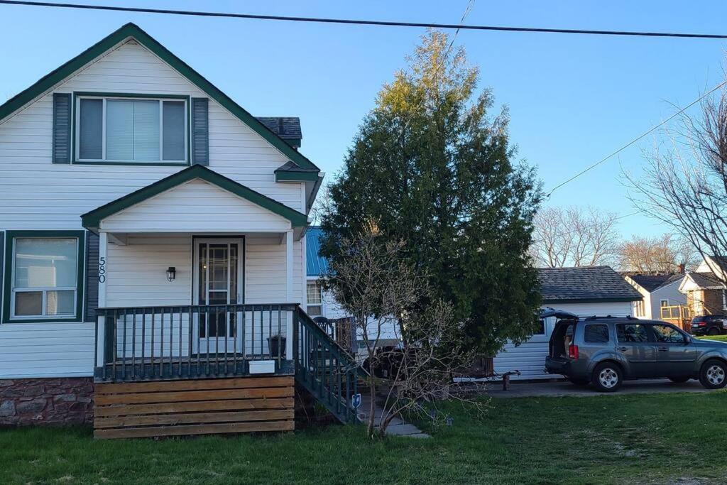 Beautiful 2 Bedroom Home in the Heart of North Bay