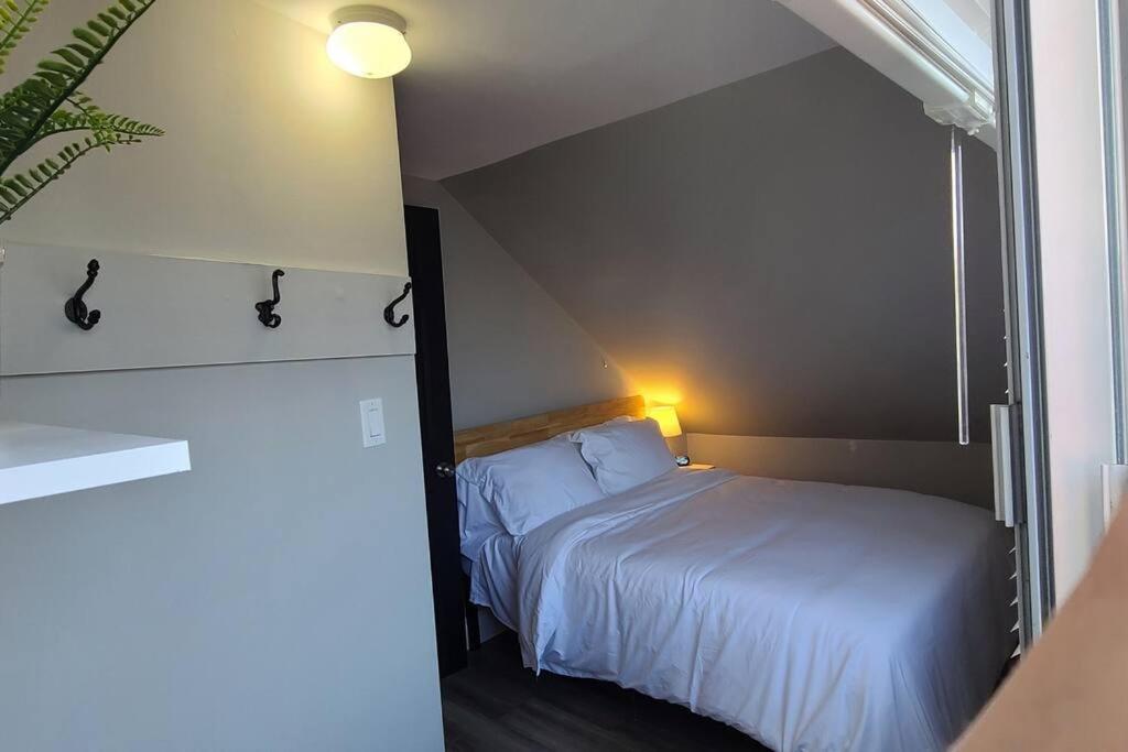 Beautiful 2 Bedroom Home in the Heart of North Bay