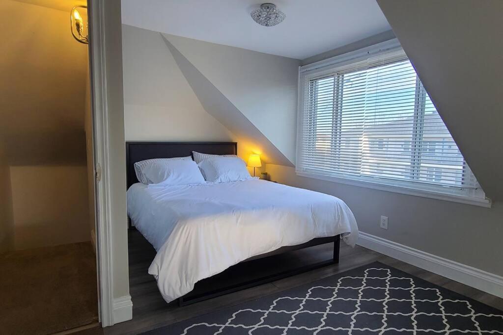 Beautiful 2 Bedroom Home in the Heart of North Bay
