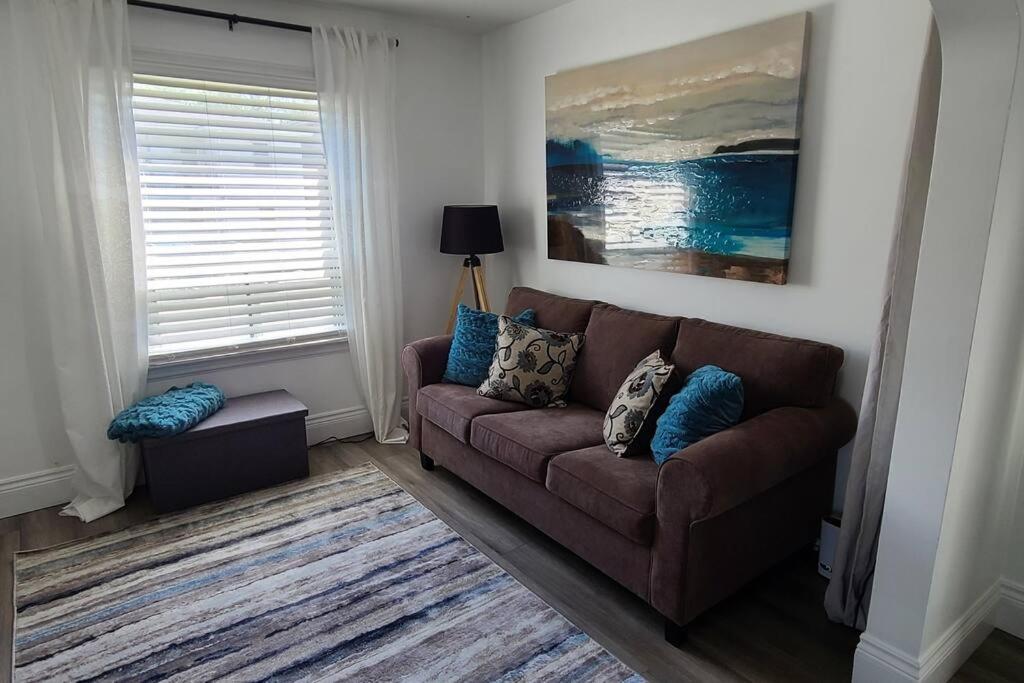 Beautiful 2 Bedroom Home in the Heart of North Bay
