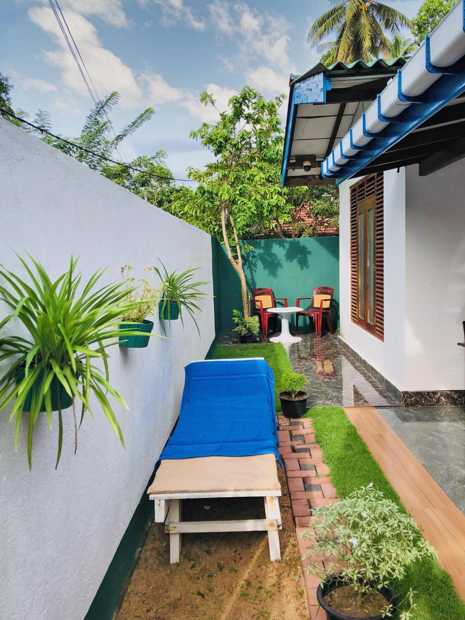 Saki Villa, boat tours & sea food with rotti