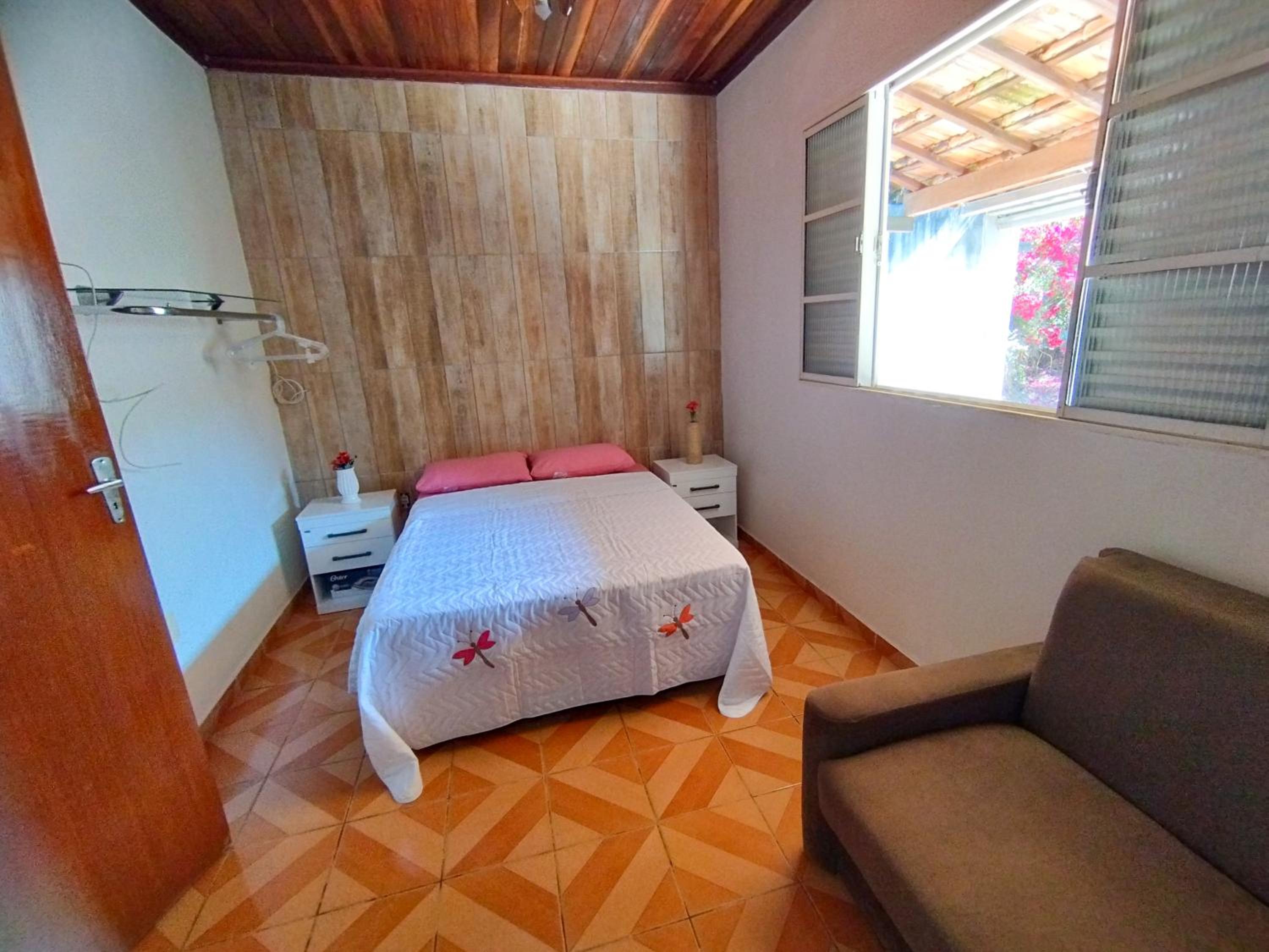 Casa com piscina a 4 min do centro de carro