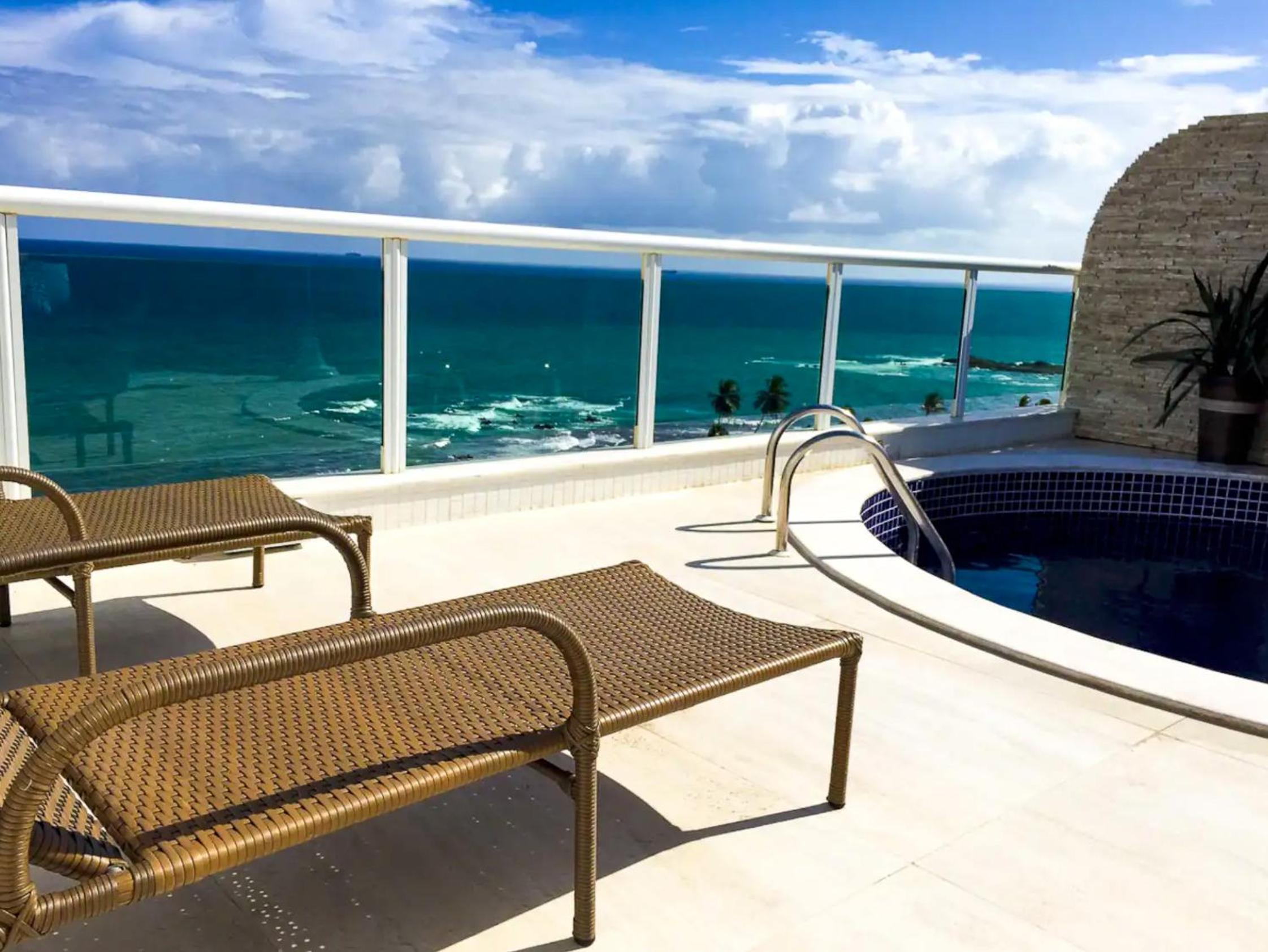 Apartamento-Cobertura de Luxo Vista Mar em Salvador