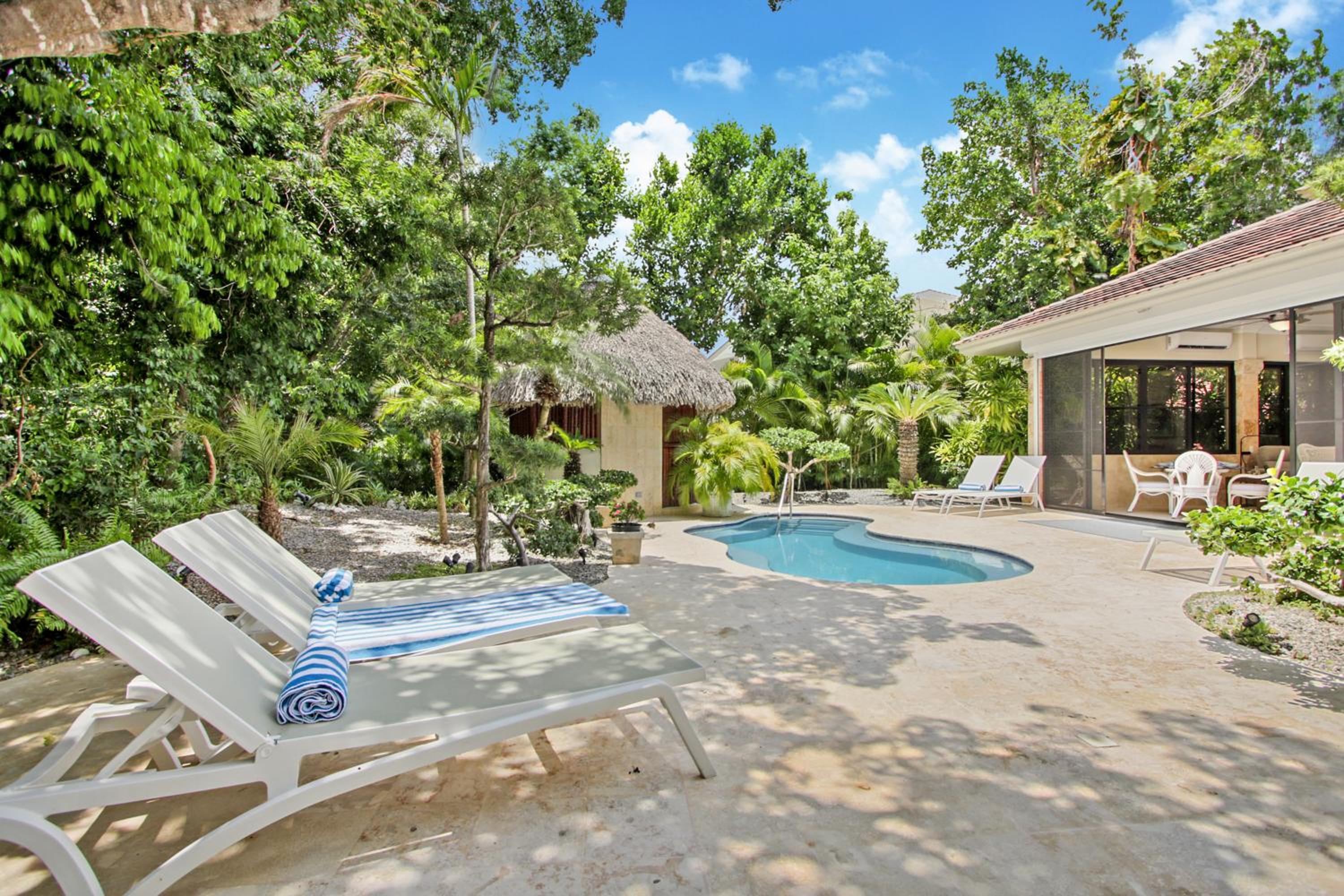 Spacious 4 Bedroom Villa with Pool, Touring Cart & Maid view 3